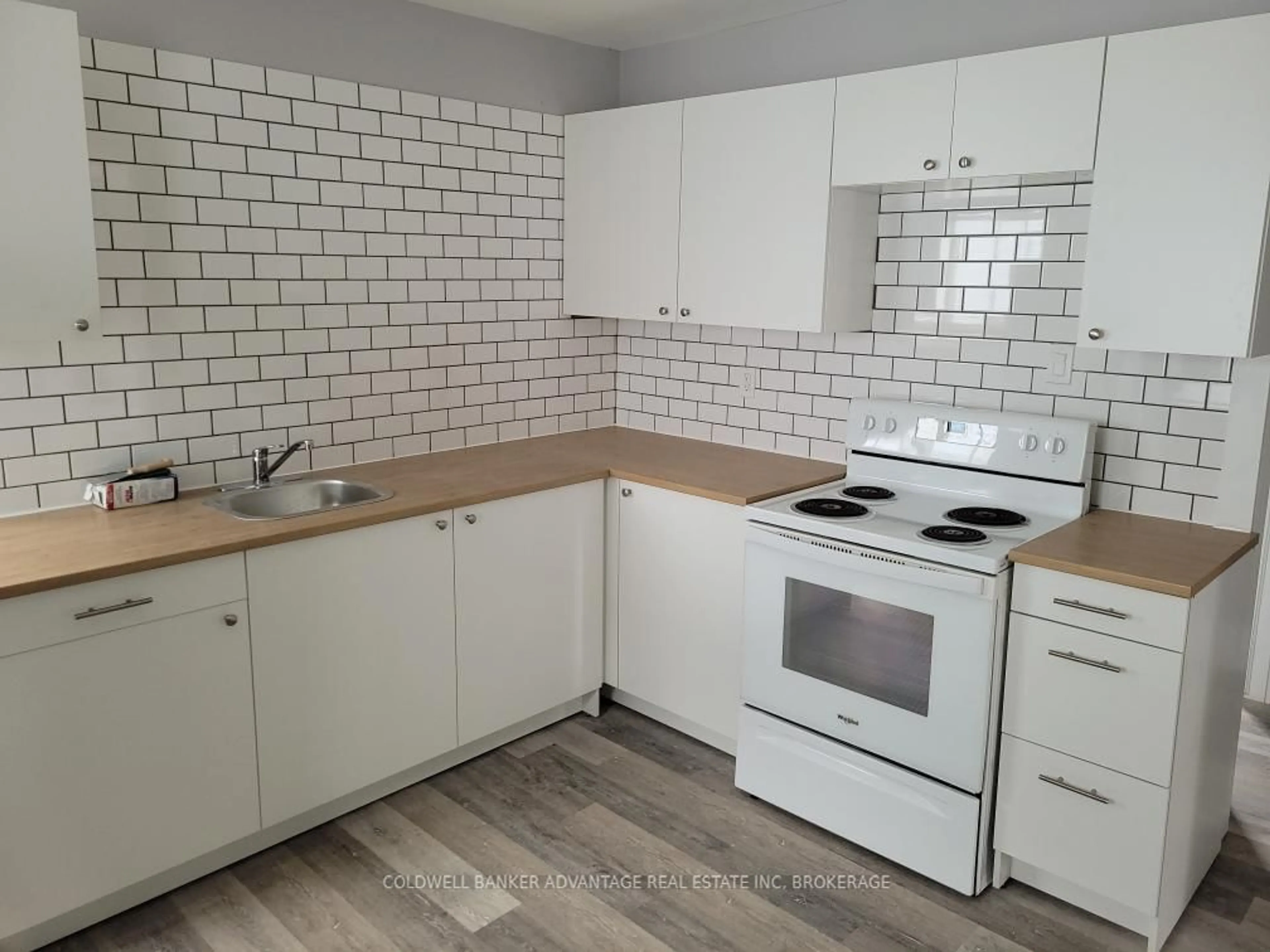 Standard kitchen, unknown for 33 Kirkpatrick St, Kirkland Lake Ontario P2N 2H1