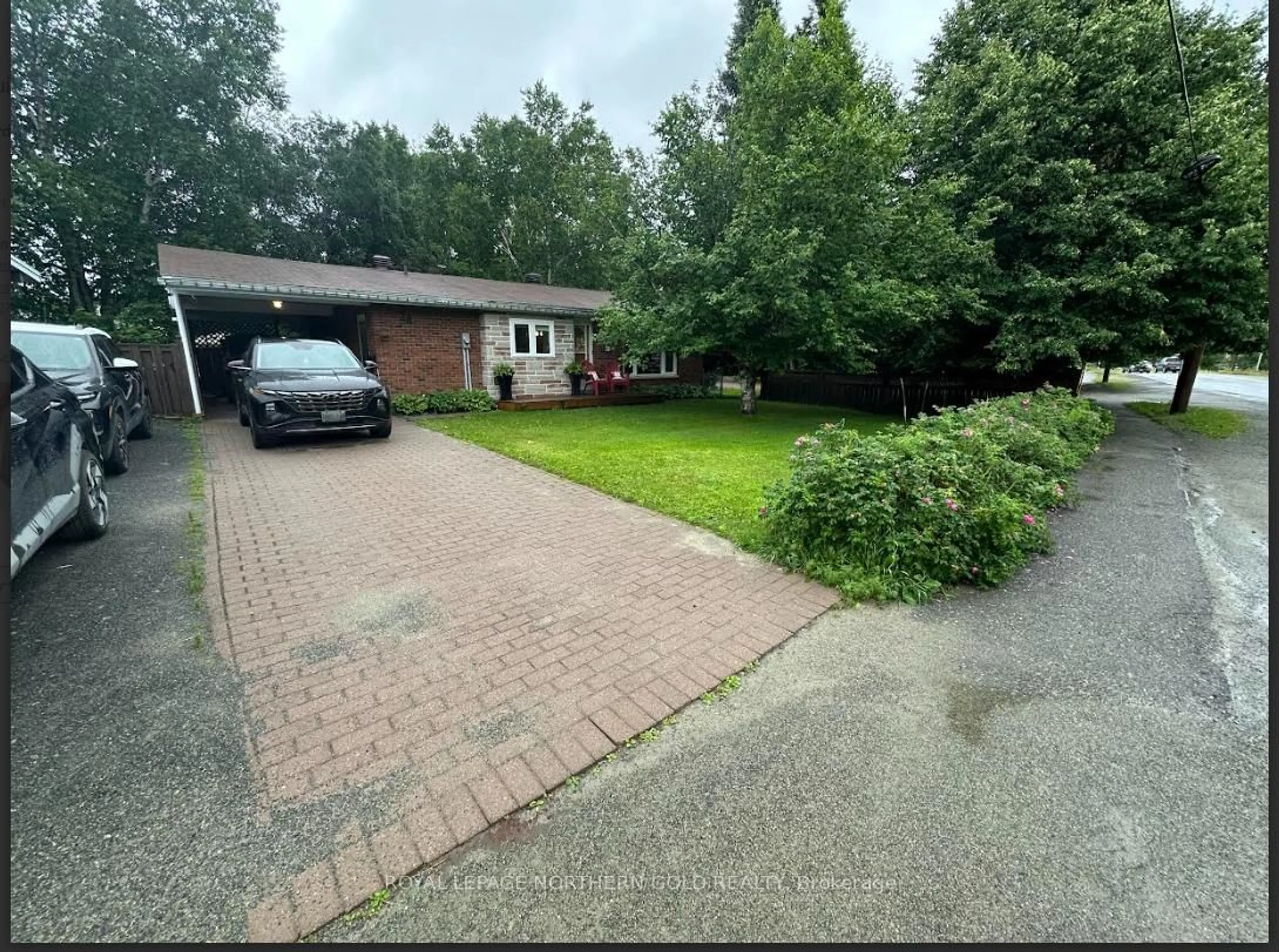 A pic from outside/outdoor area/front of a property/back of a property/a pic from drone, street for 28 TWEEDSMUIR Rd, Kirkland Lake Ontario P2N 1H9