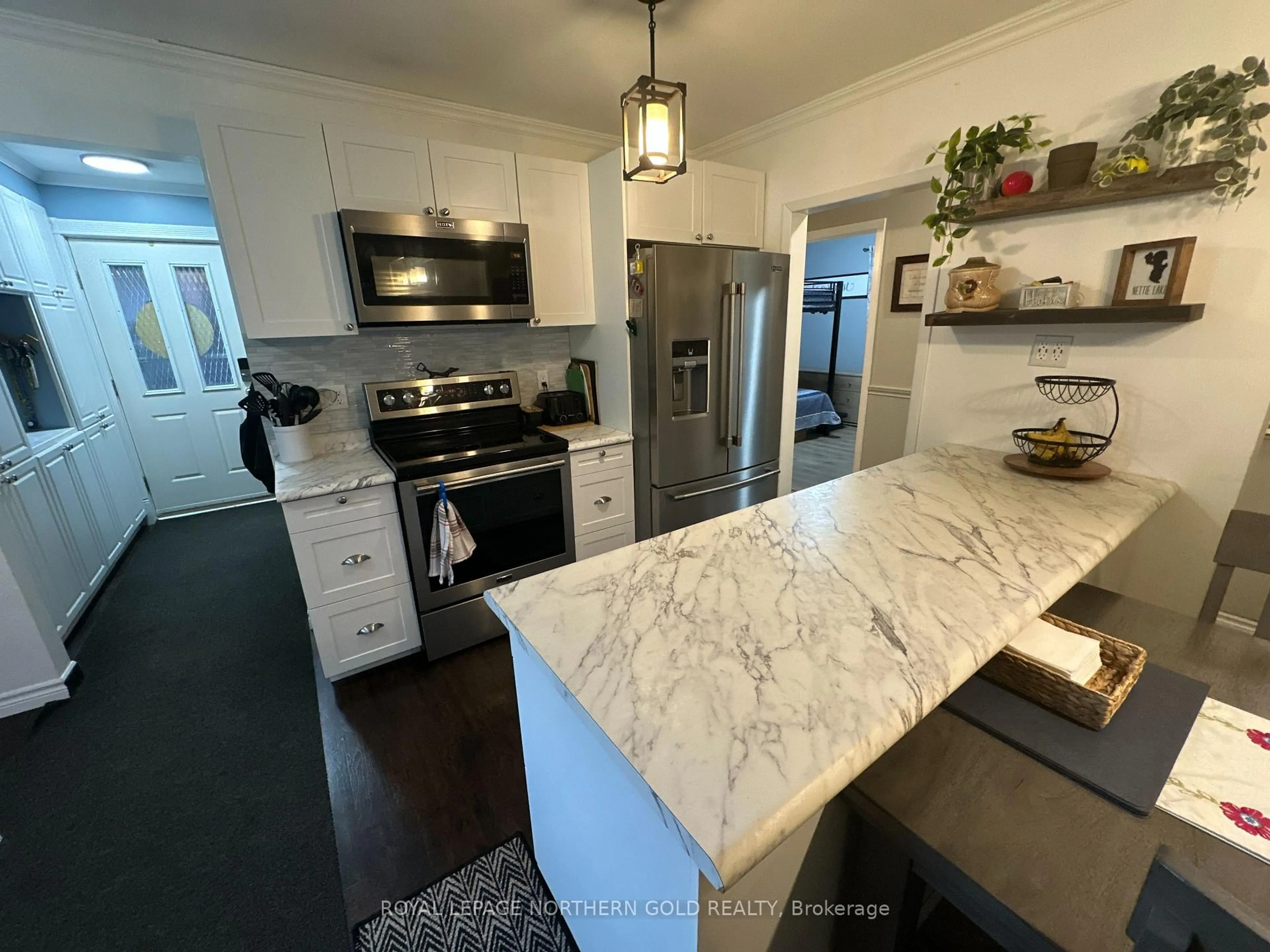 Open concept kitchen, ceramic/tile floor for 28 TWEEDSMUIR Rd, Kirkland Lake Ontario P2N 1H9