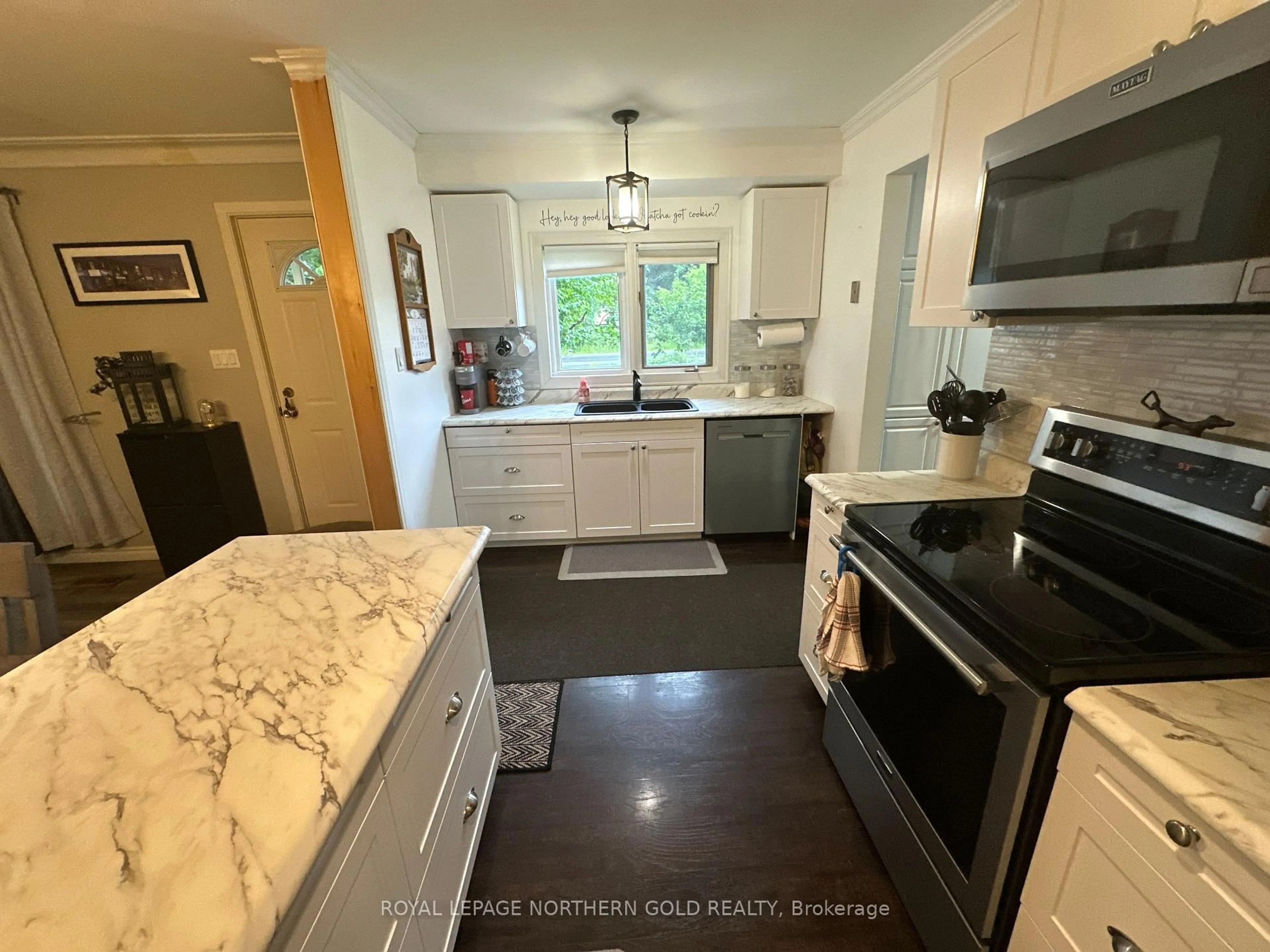 Open concept kitchen, ceramic/tile floor for 28 TWEEDSMUIR Rd, Kirkland Lake Ontario P2N 1H9