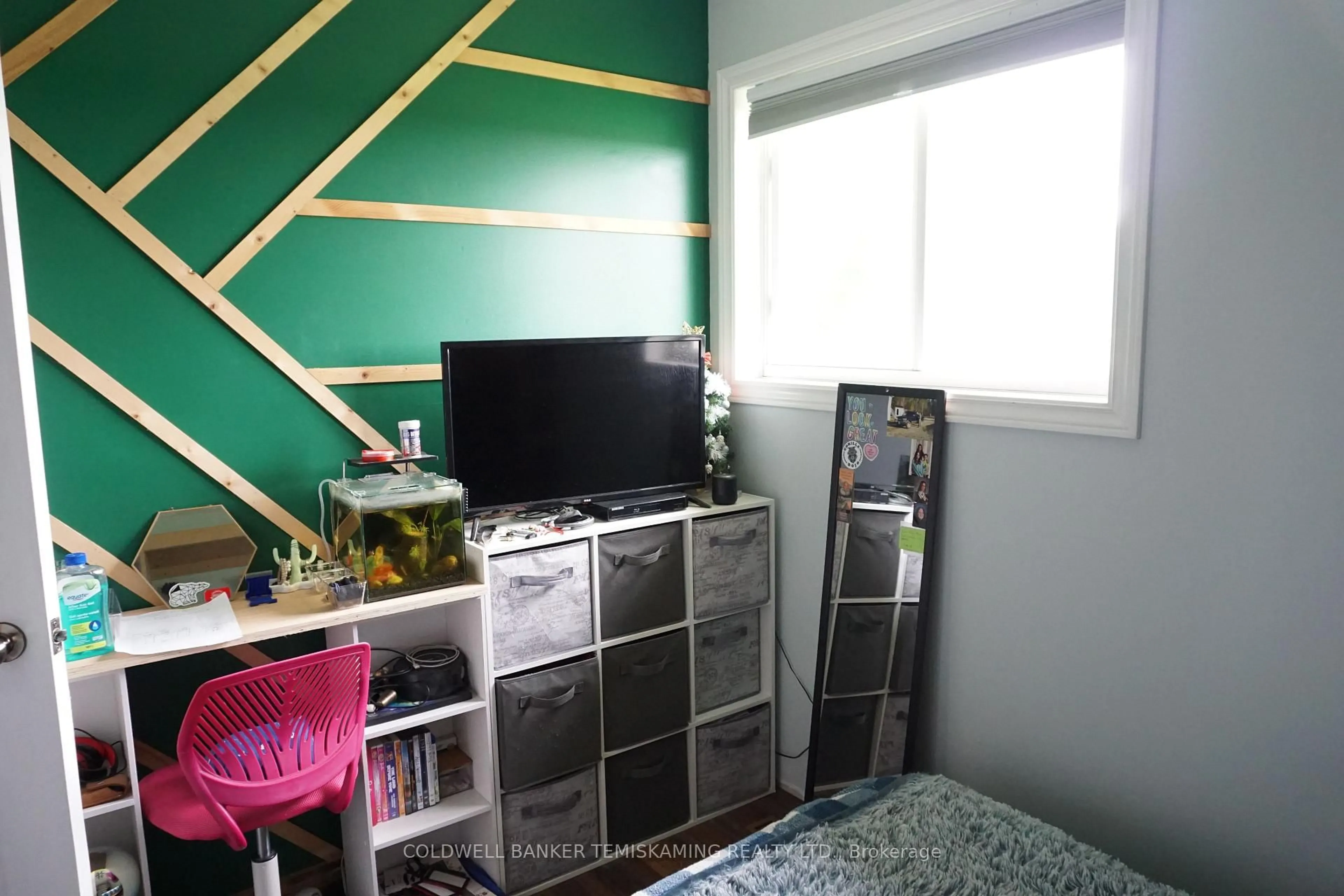 A pic of a room for 953727 569 Highway, Englehart Ontario P0J 1H0