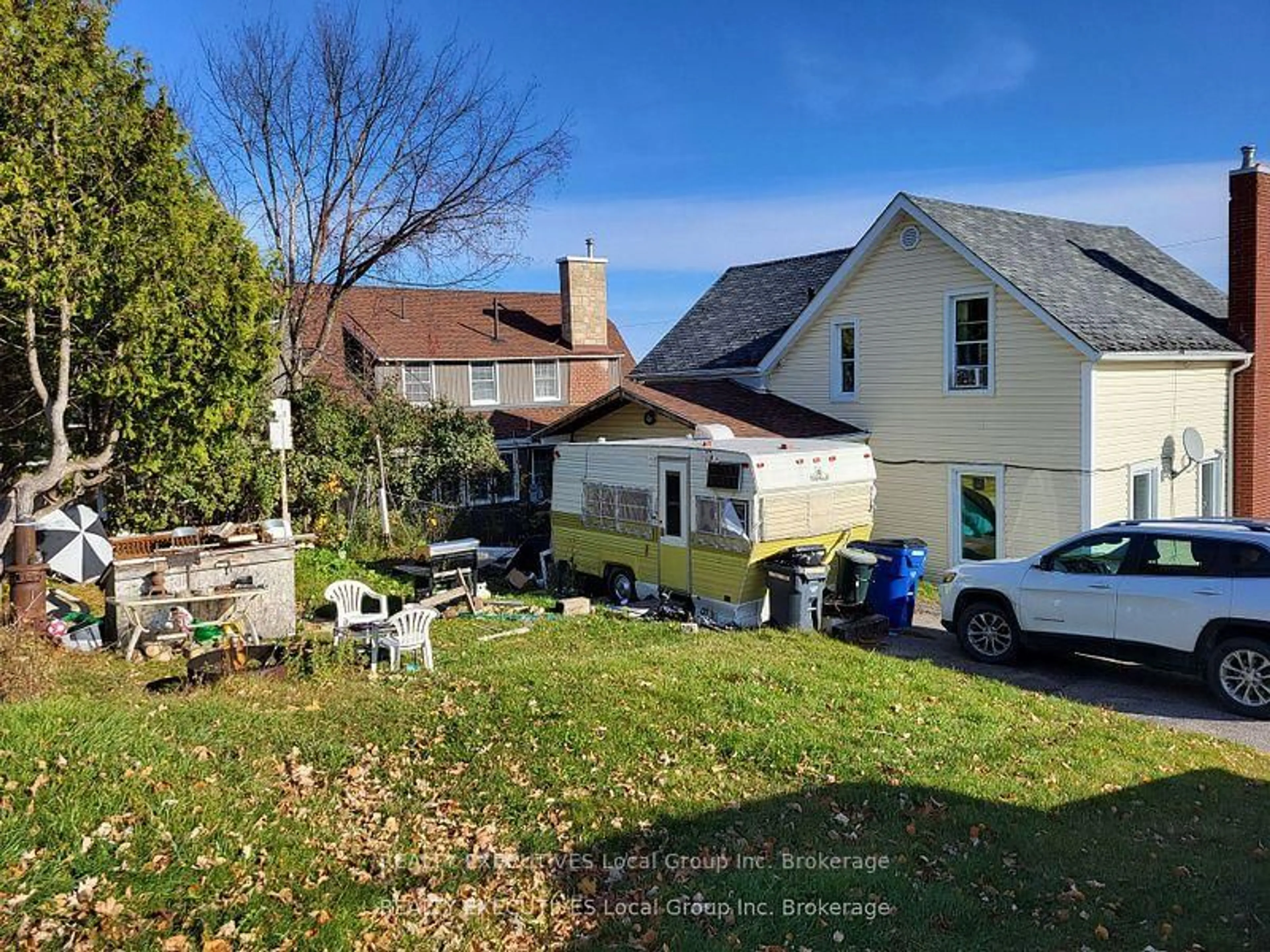 A pic from outside/outdoor area/front of a property/back of a property/a pic from drone, street for 636 Brewster St, Temiskaming Shores Ontario P0J 1K0