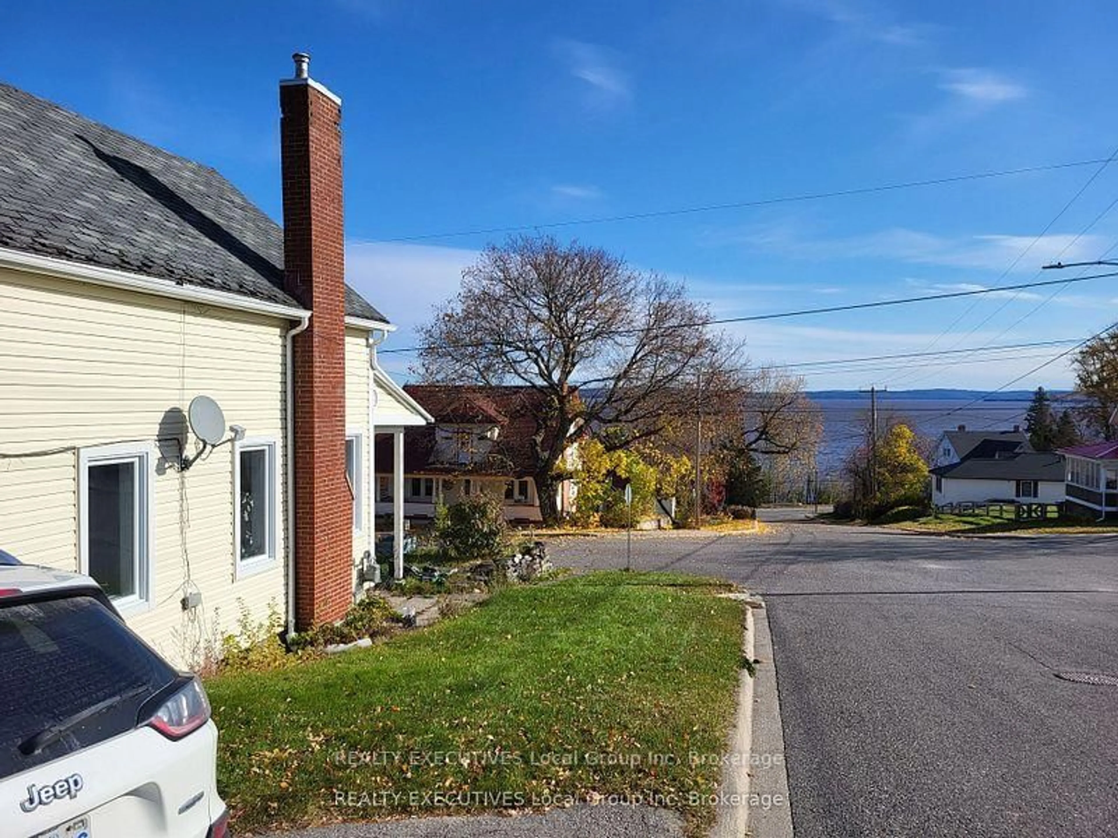 A pic from outside/outdoor area/front of a property/back of a property/a pic from drone, unknown for 636 Brewster St, Temiskaming Shores Ontario P0J 1K0