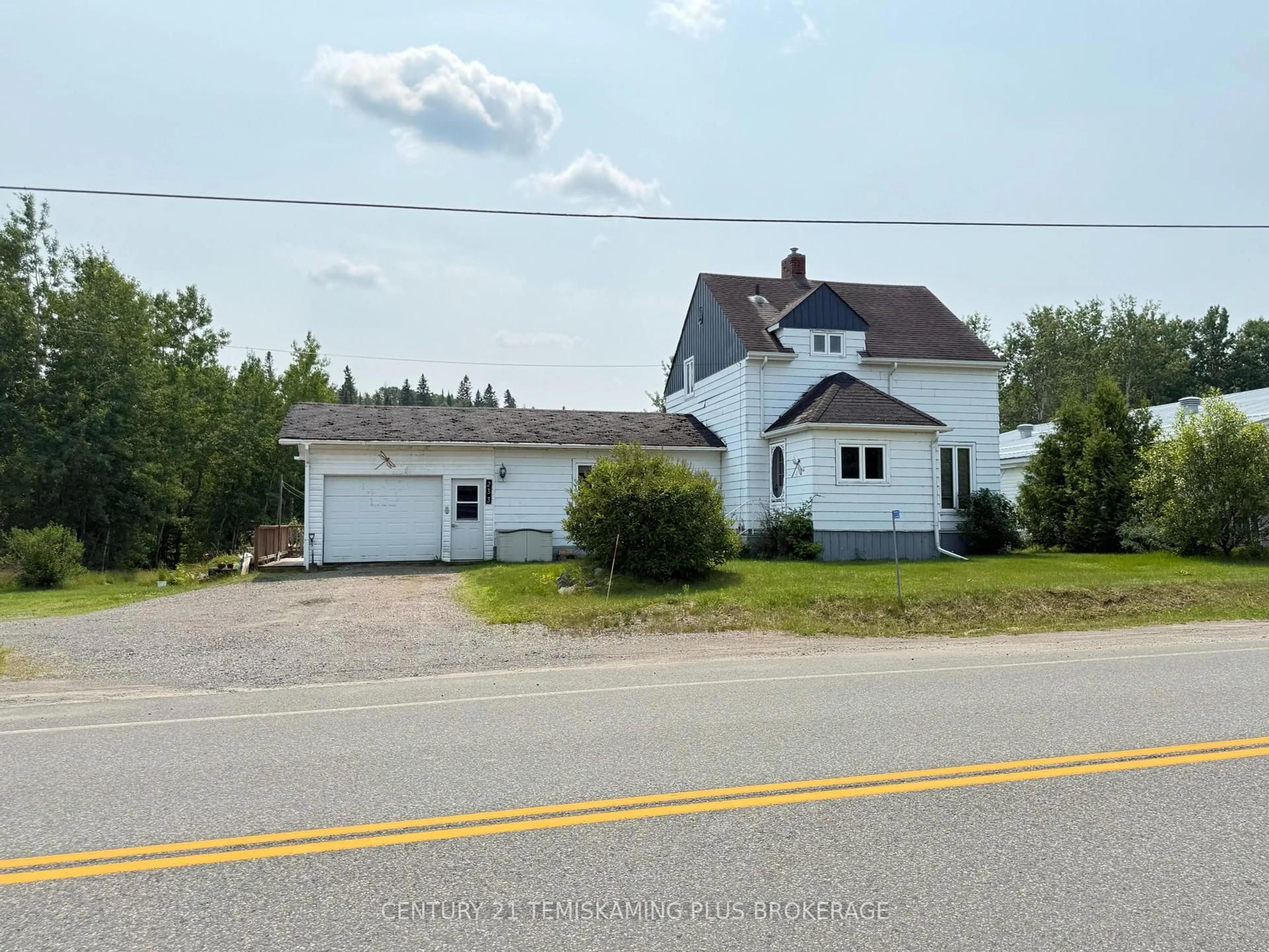 A pic from outside/outdoor area/front of a property/back of a property/a pic from drone, street for 233 Moyneur Ave, Matachewan Ontario P0K 1M0