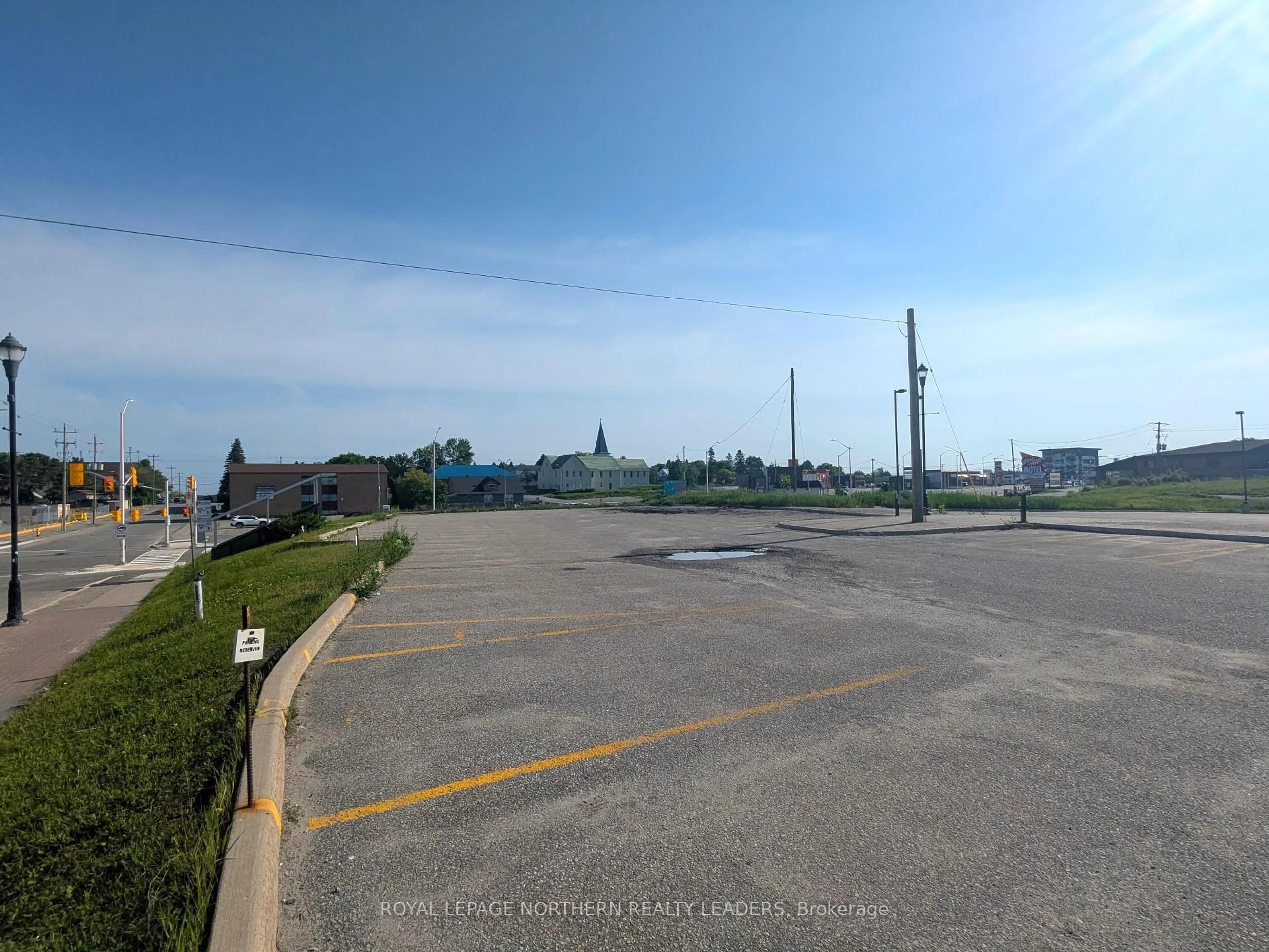 A pic from outside/outdoor area/front of a property/back of a property/a pic from drone, street for 11 Spruce St, Timmins Ontario P4N 2M4