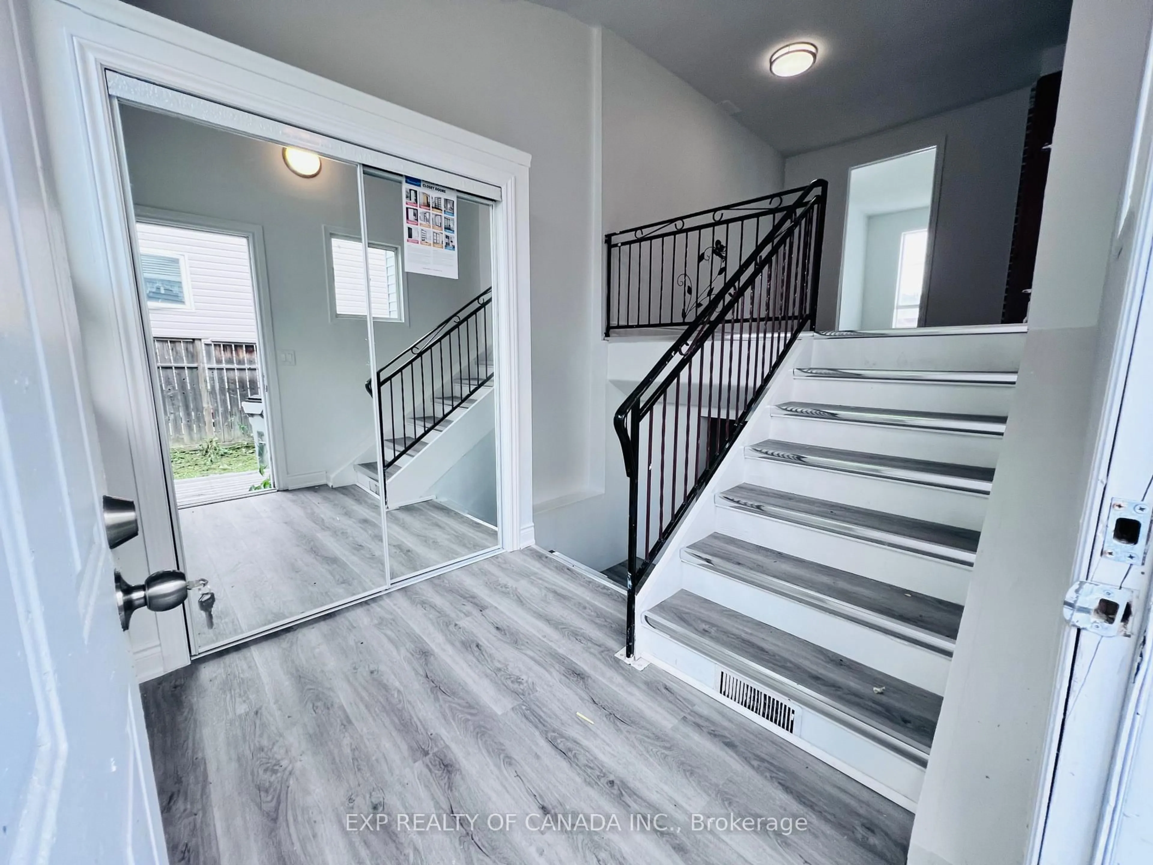 Indoor entryway for 129 Bruce Ave, Timmins Ontario P0N 1H0