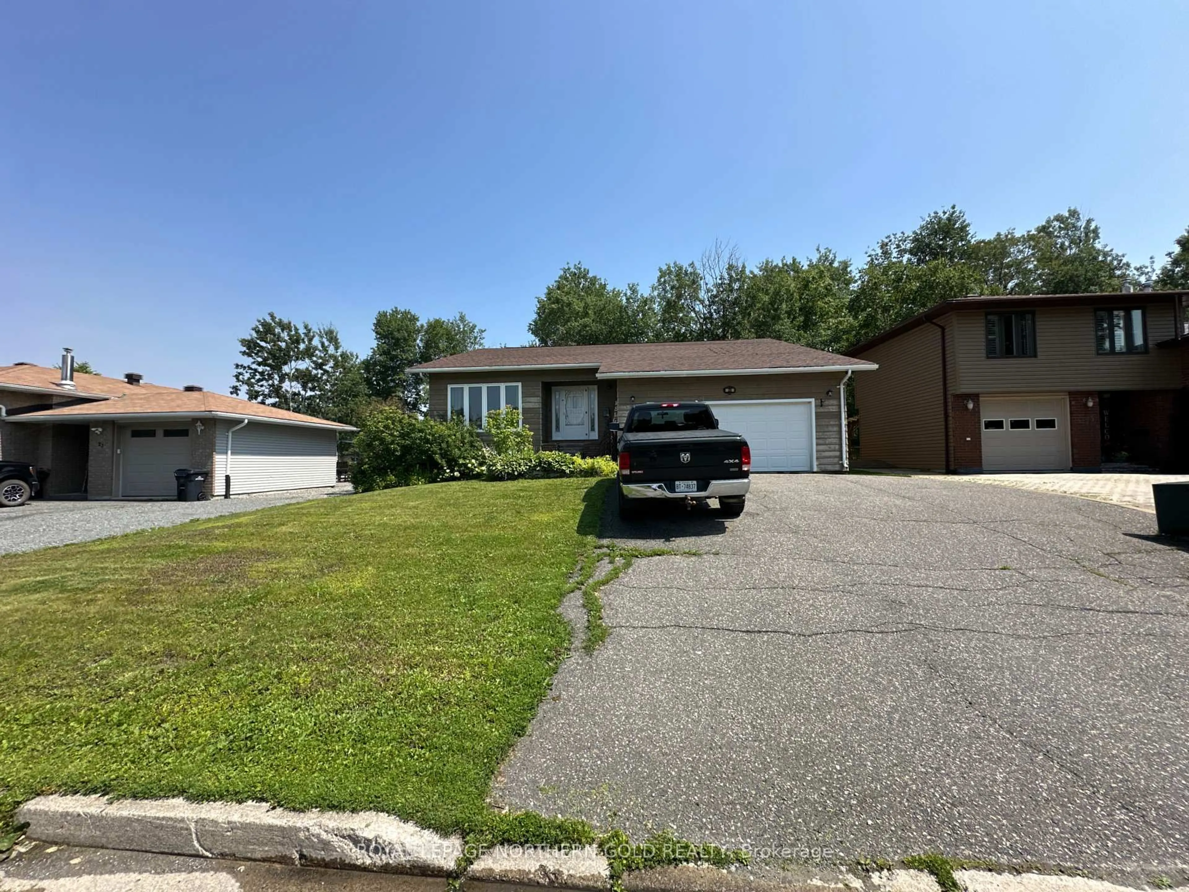 A pic from outside/outdoor area/front of a property/back of a property/a pic from drone, street for 25 FURLONG St, Kirkland Lake Ontario P2N 3P5