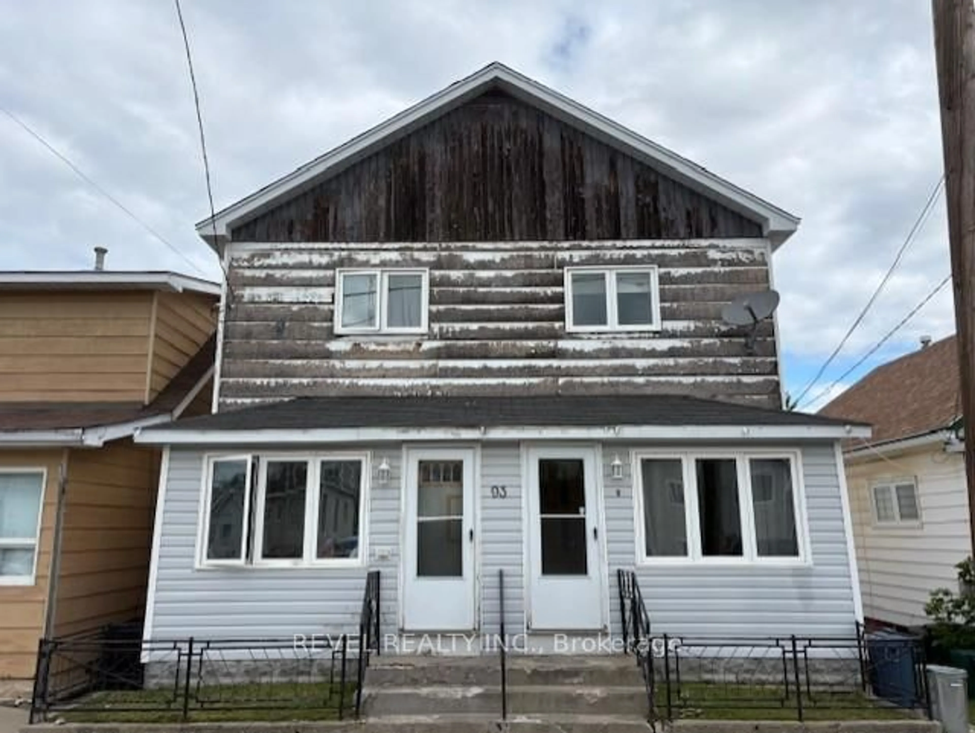 Home with vinyl exterior material, building for 93 Croatia Ave, Timmins Ontario P0N 1G0