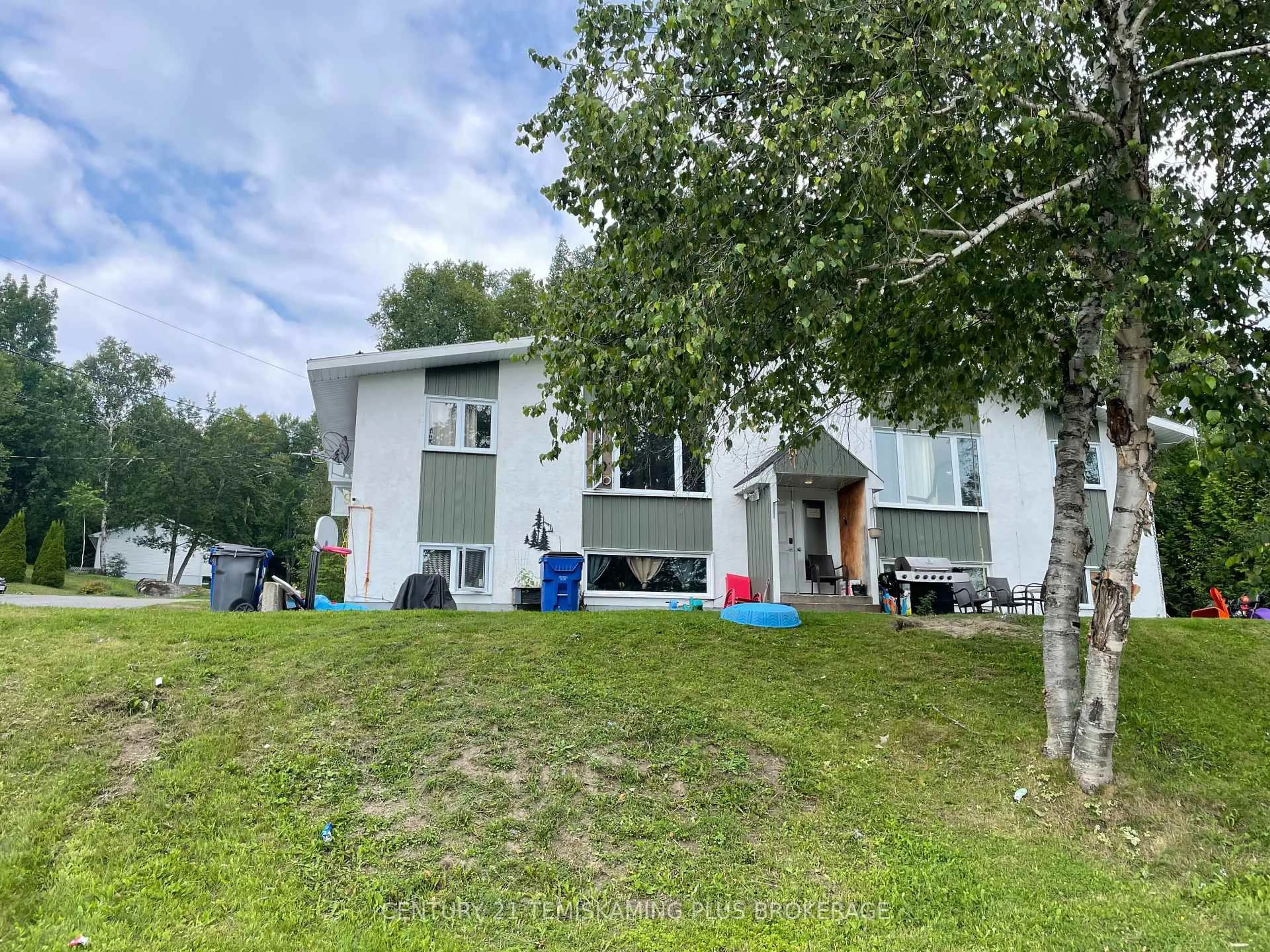 A pic from outside/outdoor area/front of a property/back of a property/a pic from drone, unknown for 2 Pyrite St, Cobalt Ontario P0J 1C0