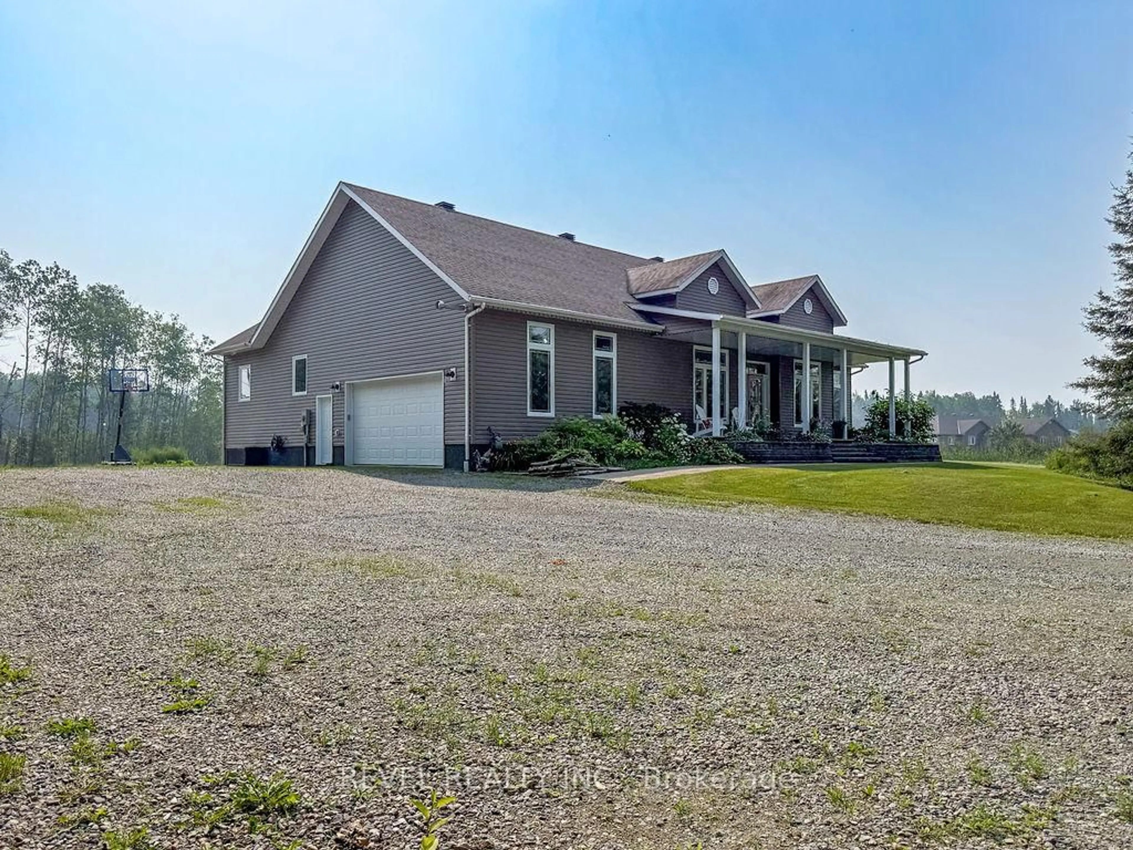 Home with vinyl exterior material, unknown for 170 Garden Rd, Timmins Ontario P4R 0B1