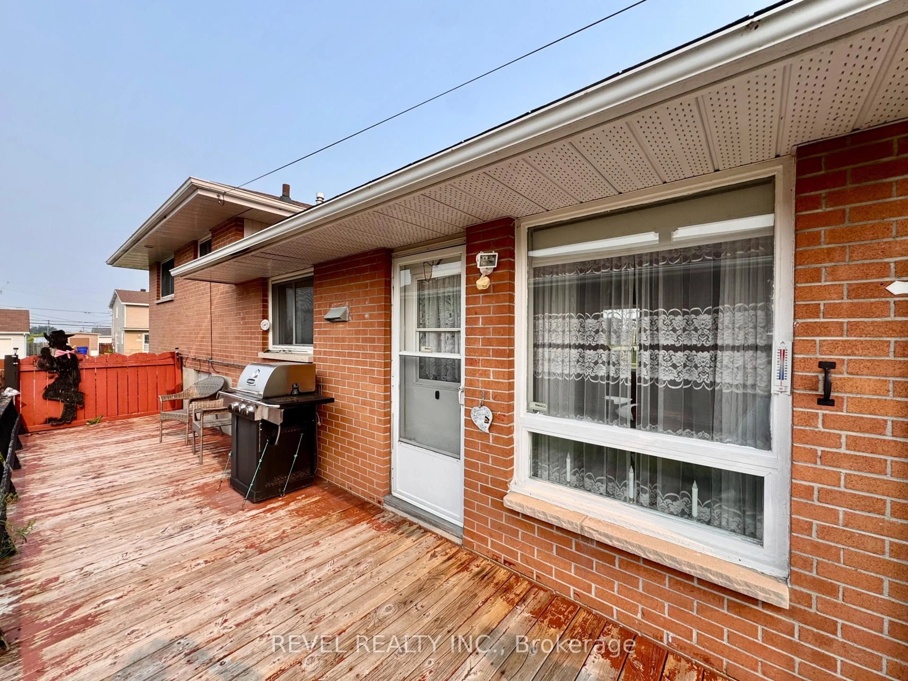 Home with brick exterior material, street for 327 Victoria Ave, Timmins Ontario P4N 4R9