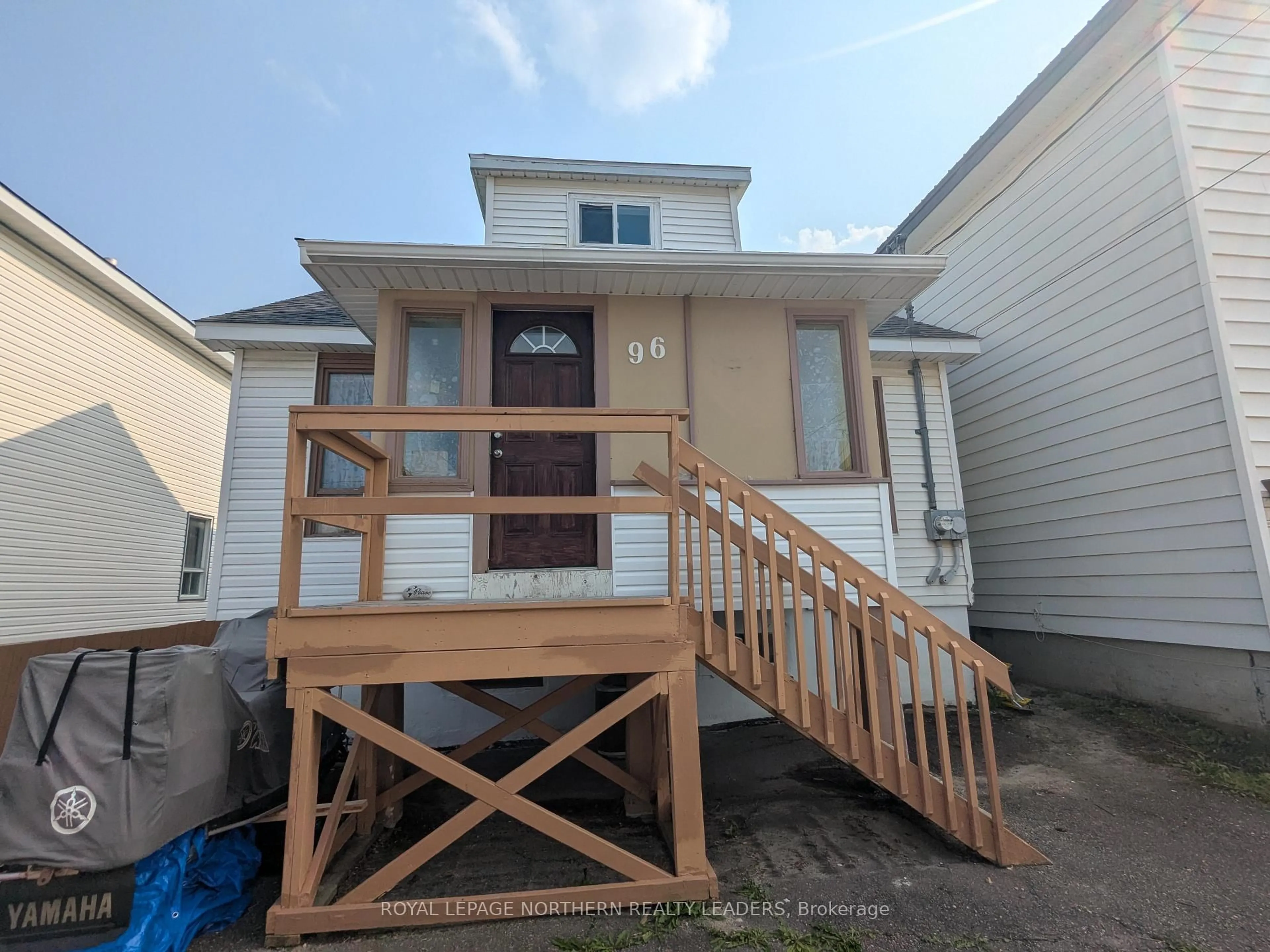 Home with vinyl exterior material, building for 96 Dwyer Ave, Timmins Ontario P0N 1G0