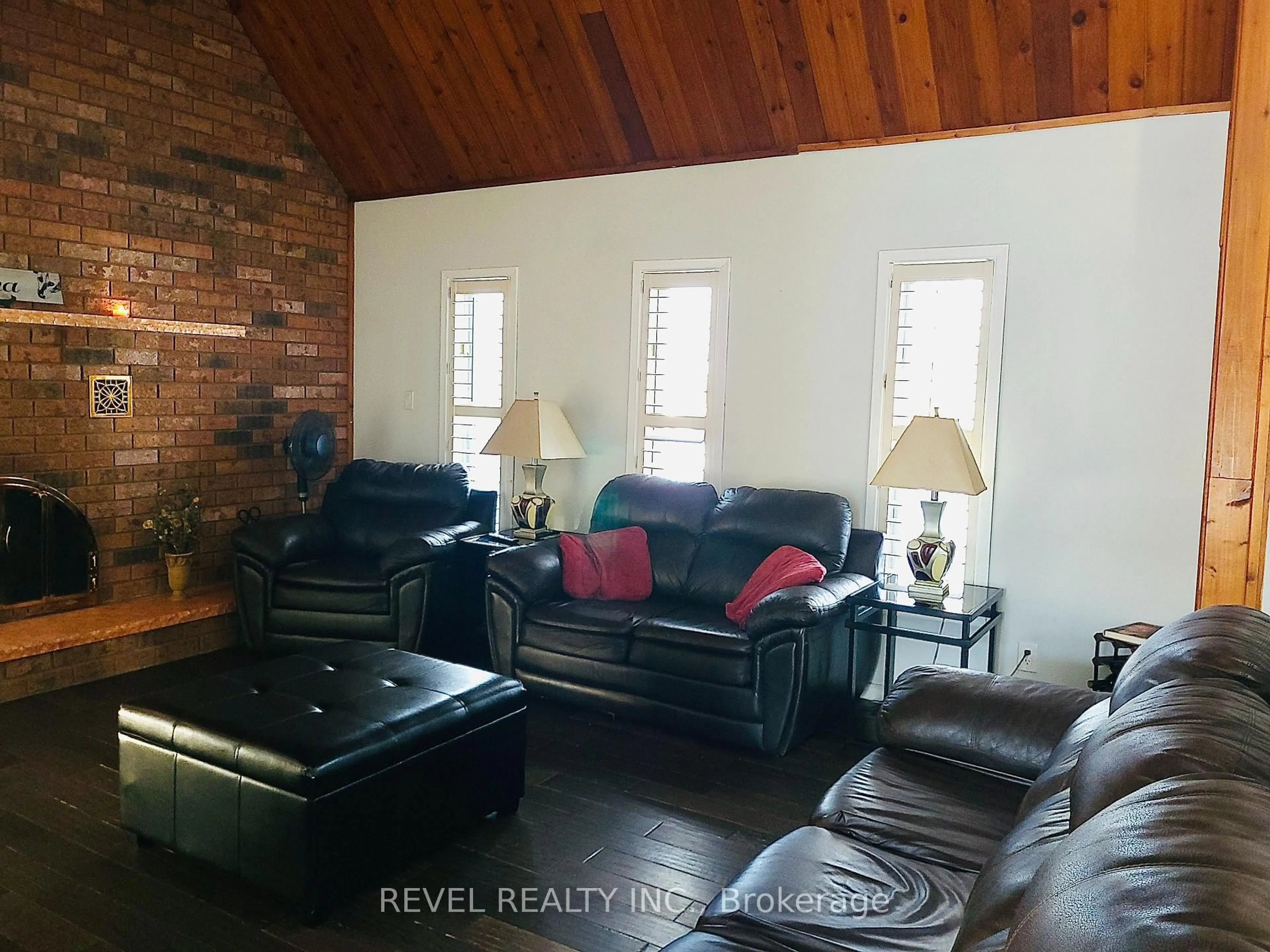 Living room with furniture, unknown for 137 Girdwood Ave, Timmins Ontario P4N 4J2