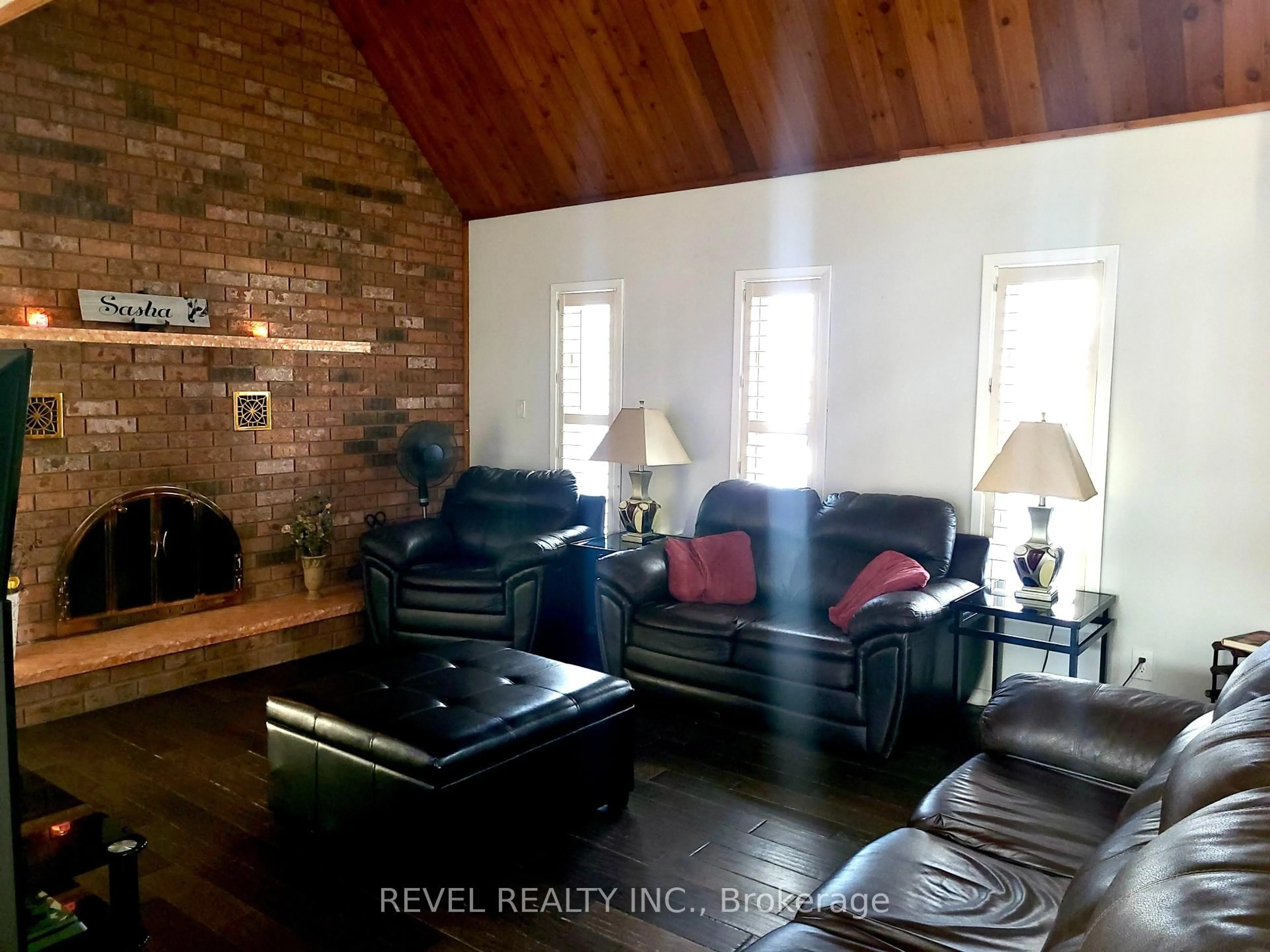 Living room with furniture, unknown for 137 Girdwood Ave, Timmins Ontario P4N 4J2