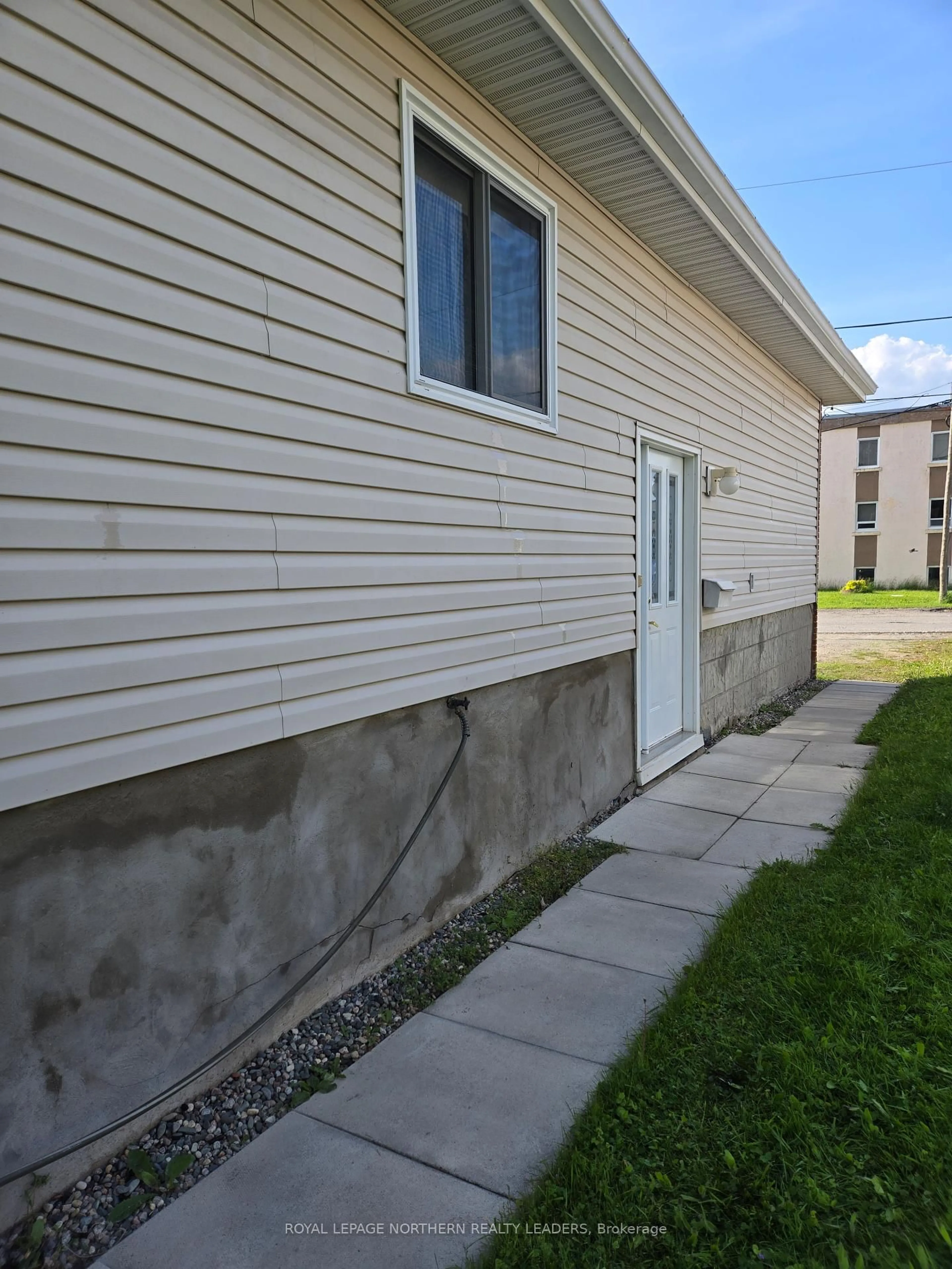 Unknown for 119 Dixon St, Timmins Ontario P0N 1C0