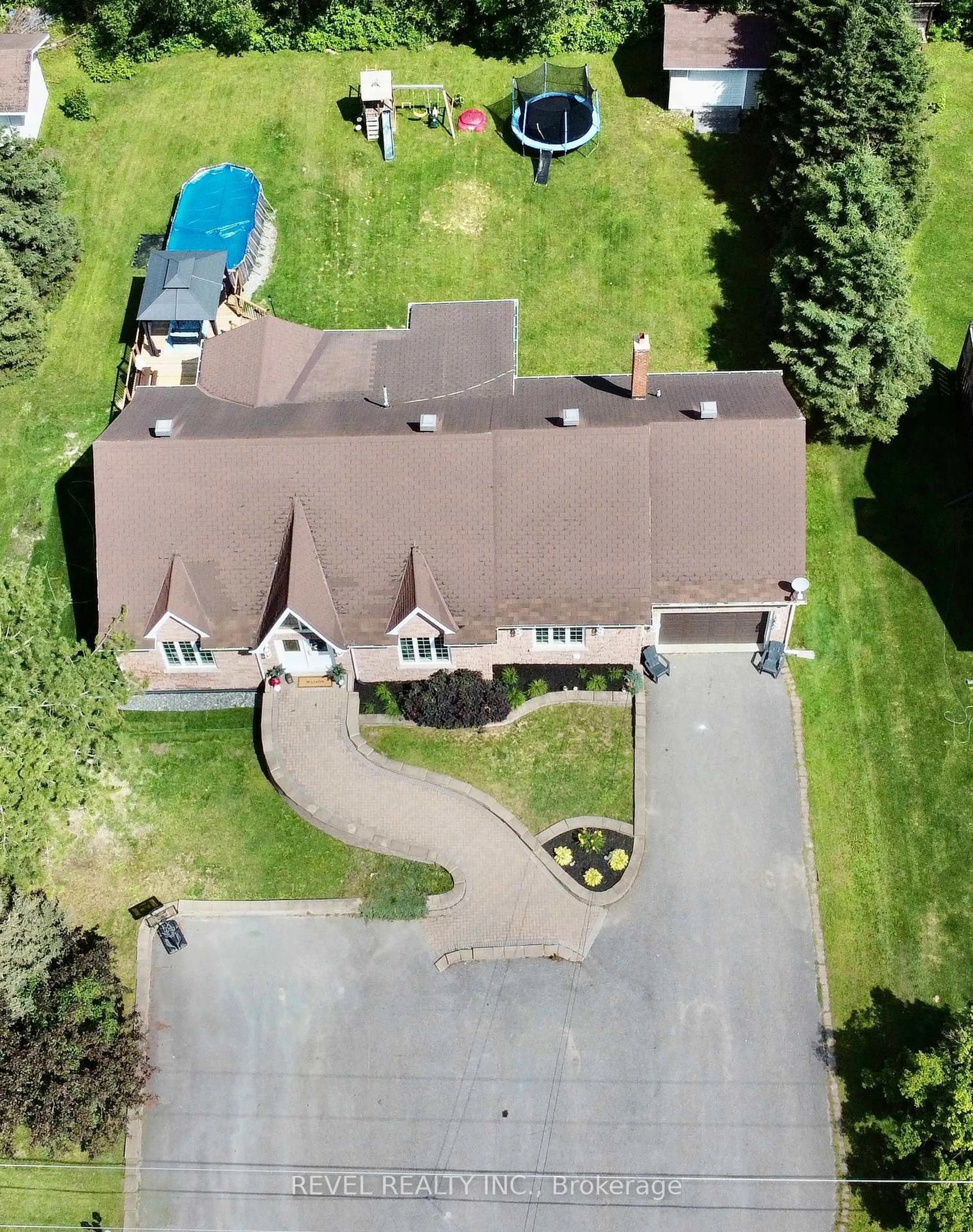 A pic from outside/outdoor area/front of a property/back of a property/a pic from drone, street for 381 Government Rd, Timmins Ontario P4R 1N4