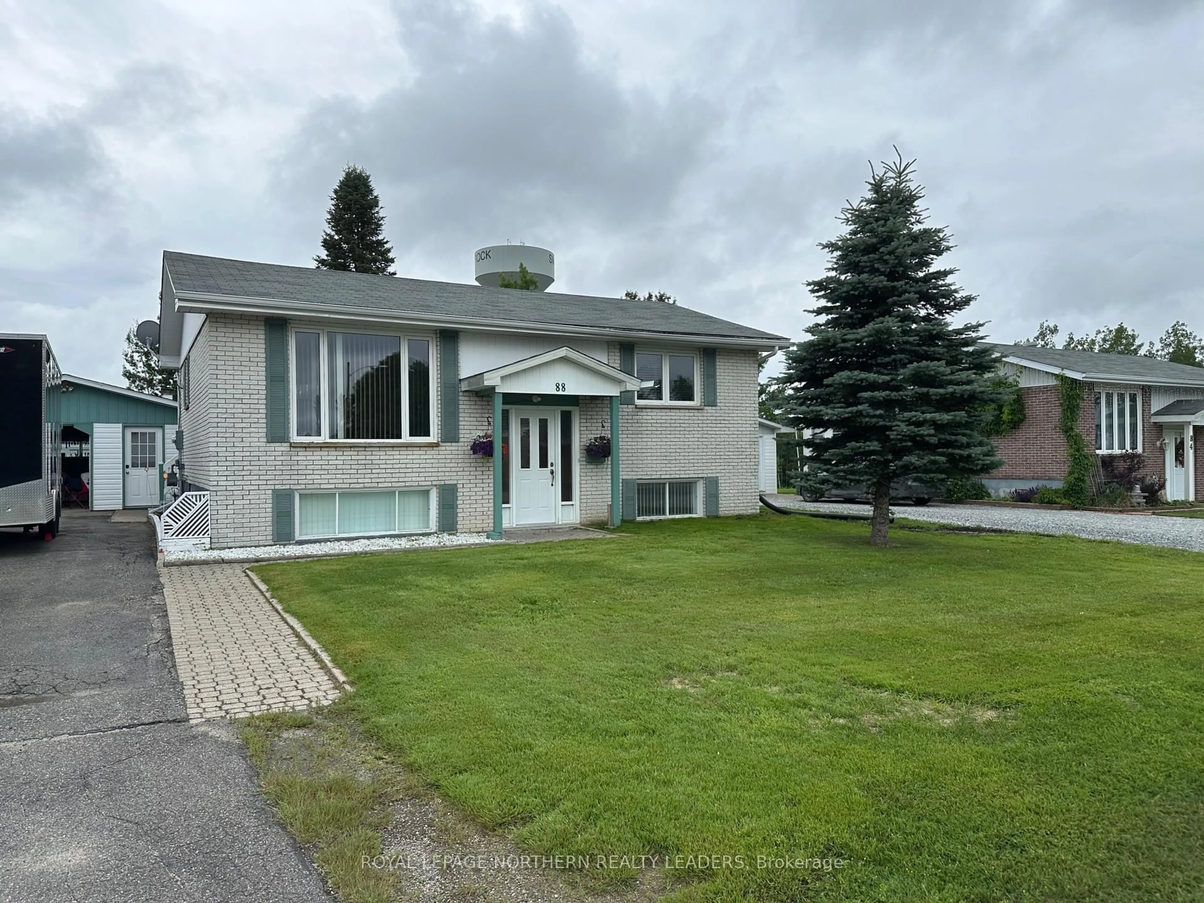 Home with vinyl exterior material, street for 88 Pine Ave, Smooth Rock Falls Ontario P0L 2B0
