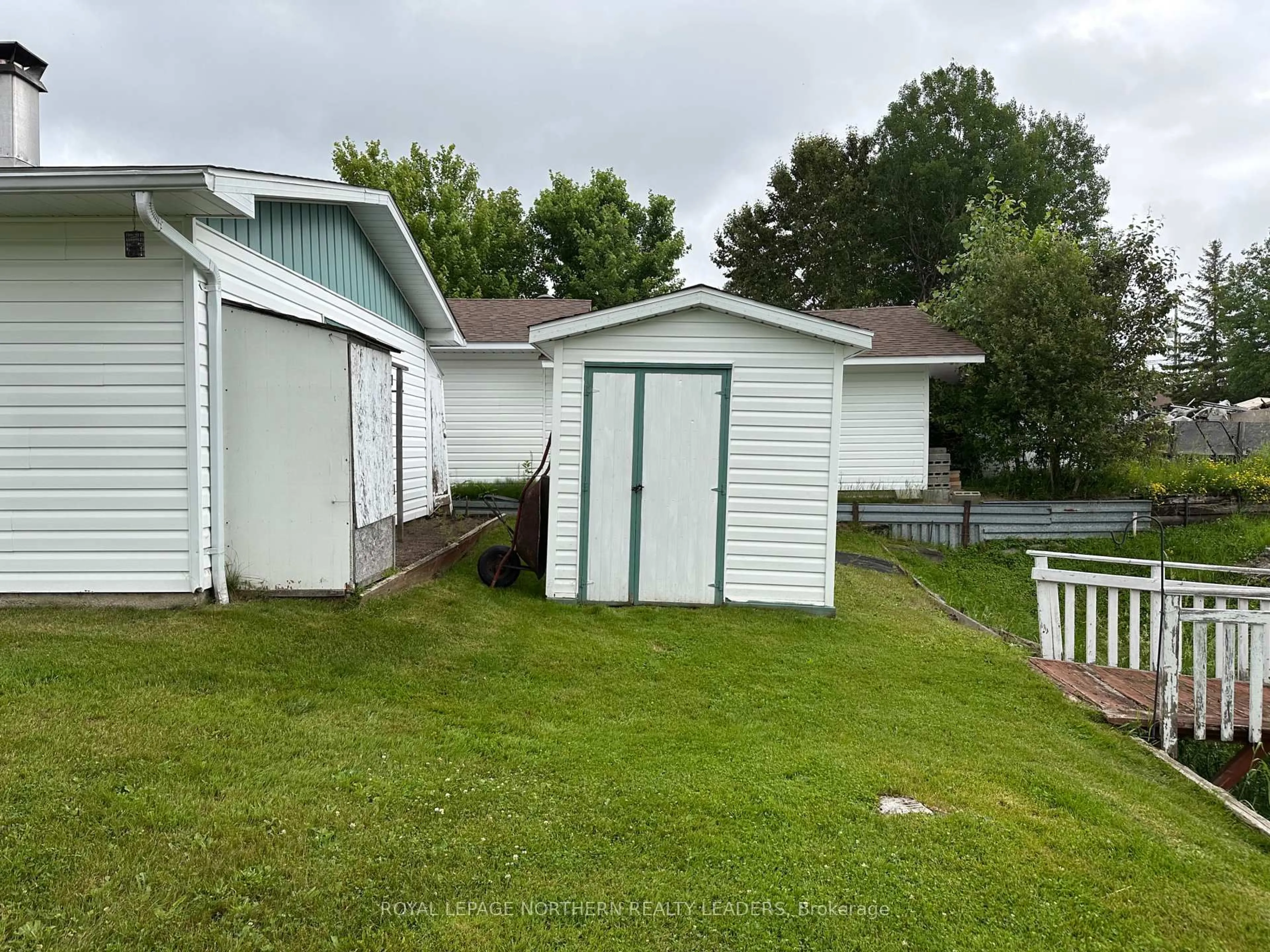 Shed for 88 Pine Ave, Smooth Rock Falls Ontario P0L 2B0