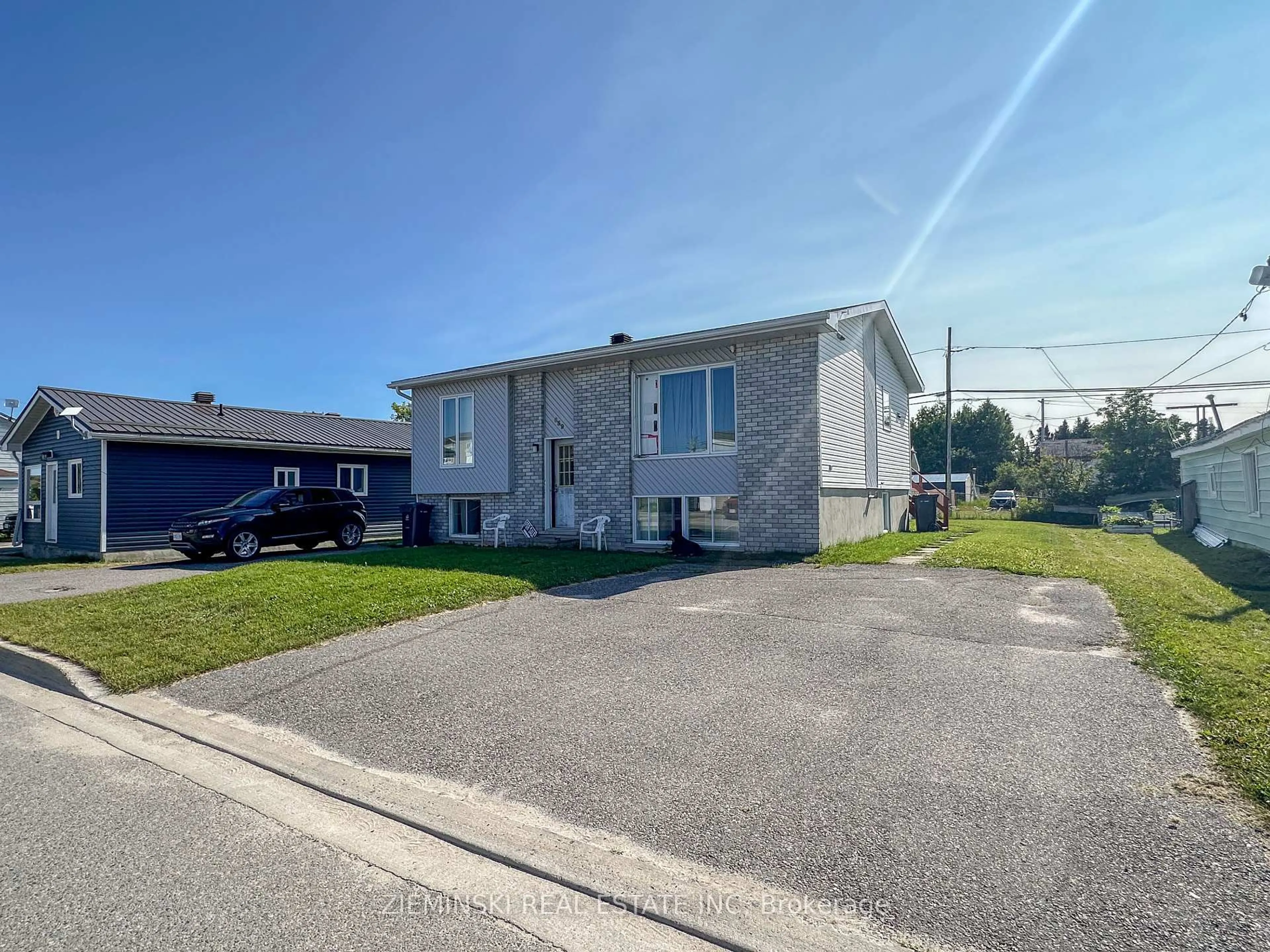 A pic from outside/outdoor area/front of a property/back of a property/a pic from drone, street for 659 Victoria Rd, Iroquois Falls Ontario P0K 1E0