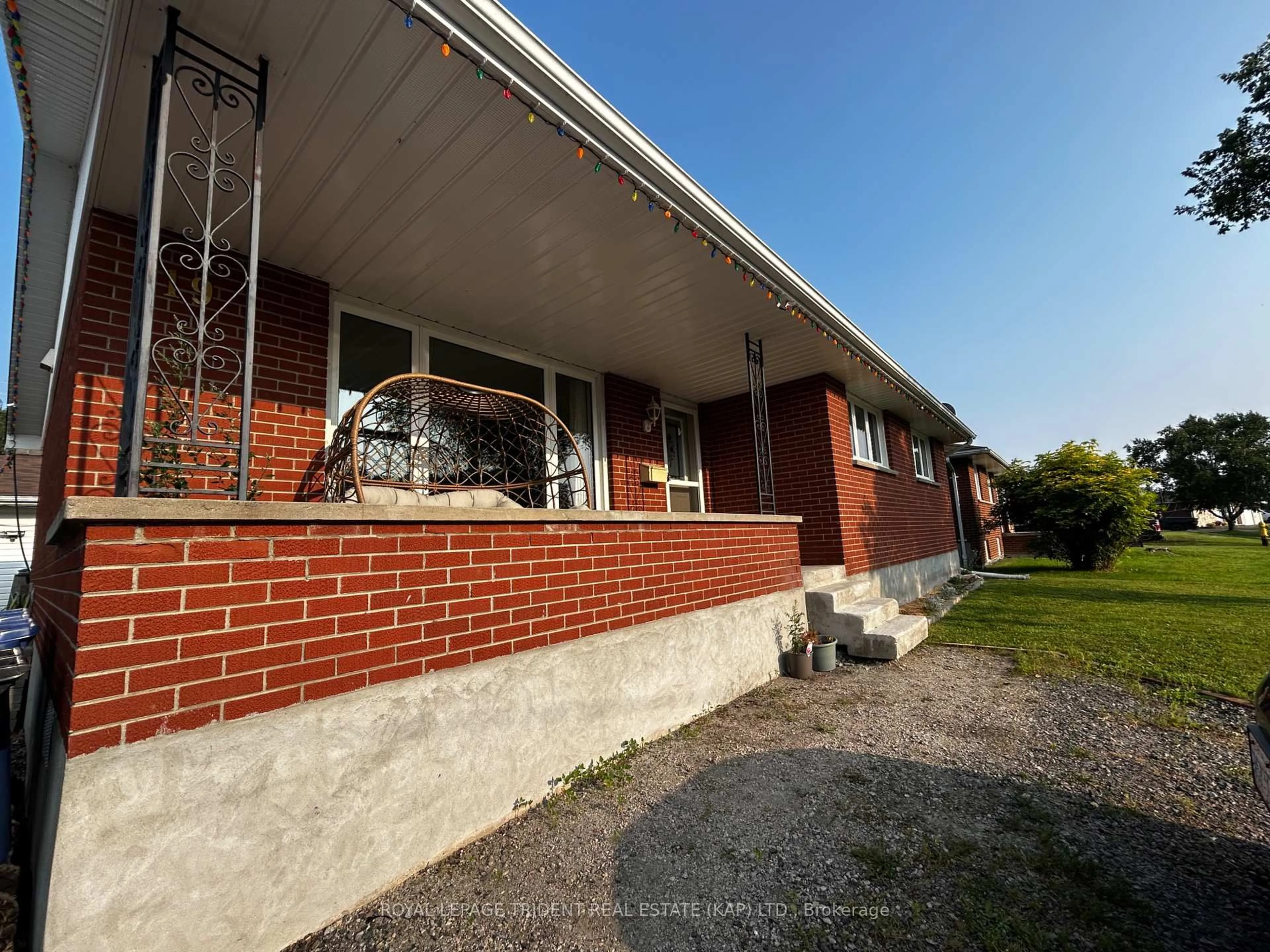 Home with brick exterior material, building for 19 Ottawa St, Kapuskasing Ontario P5N 1Y4