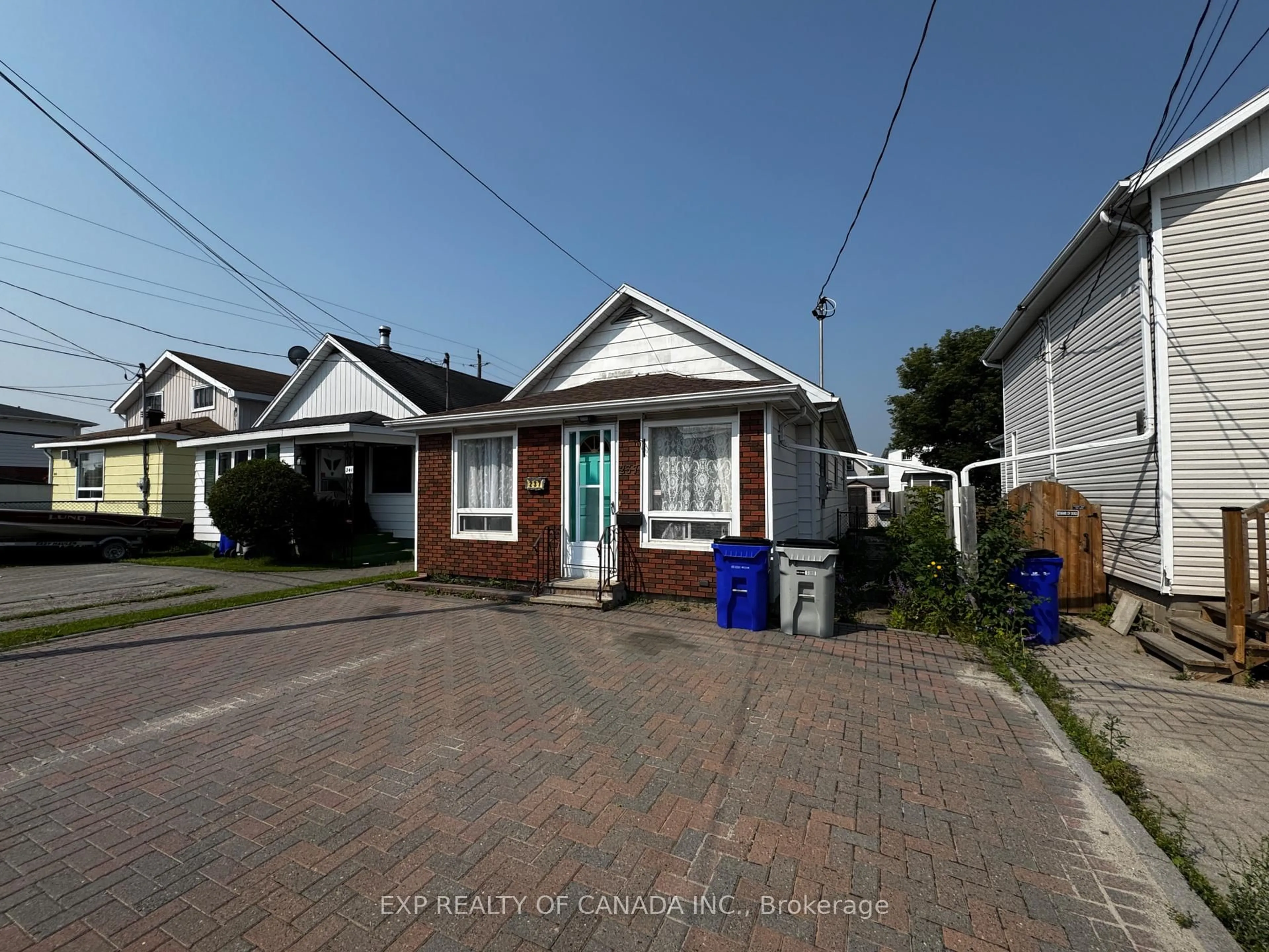A pic from outside/outdoor area/front of a property/back of a property/a pic from drone, street for 237 Maple St, Timmins Ontario P4N 1Z1