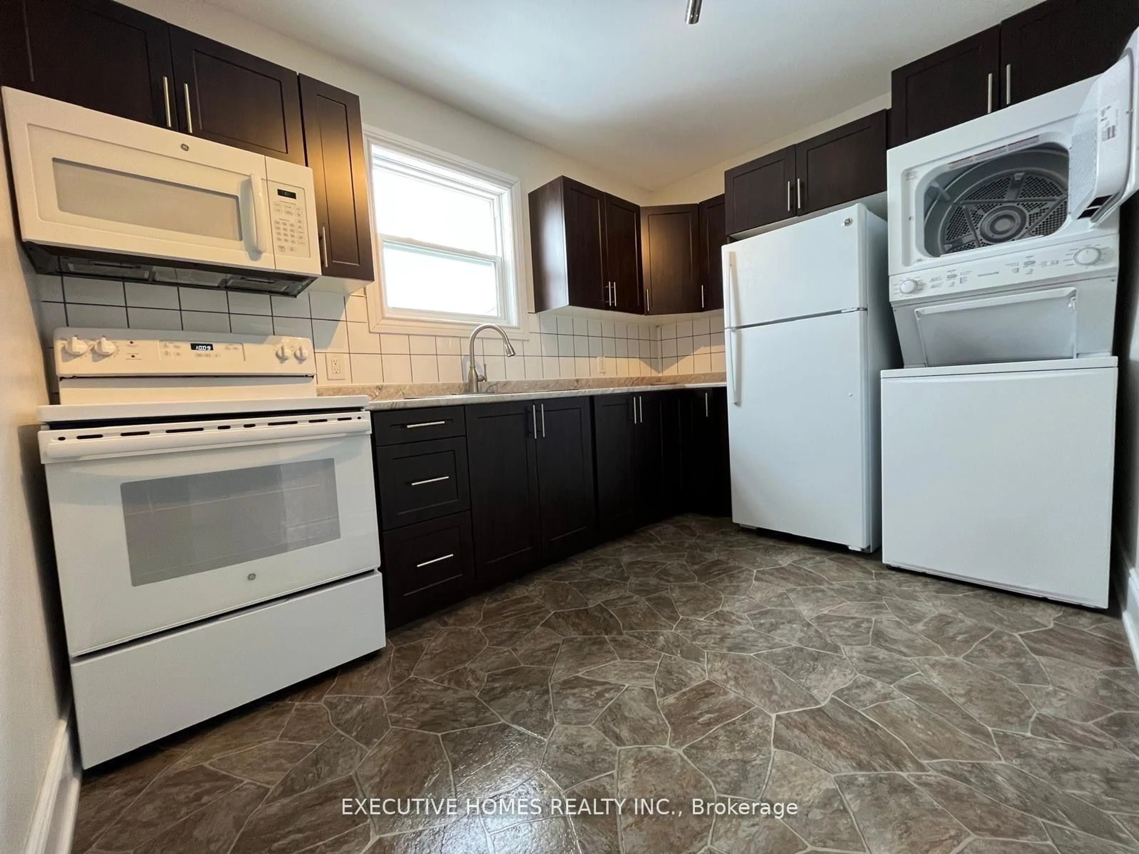 Standard kitchen, ceramic/tile floor for 63 Second St, Kirkland Lake Ontario P2N 1R6