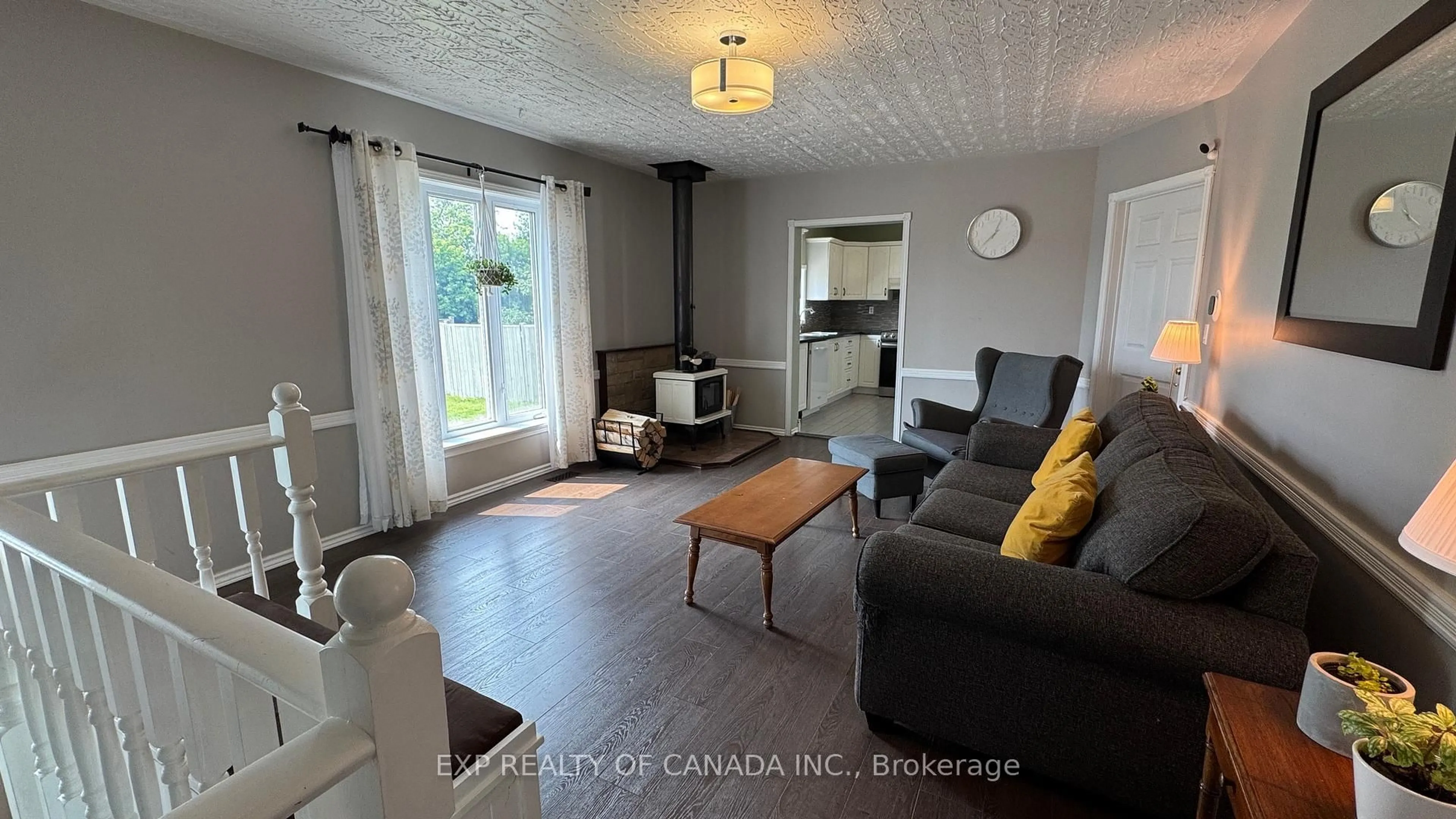 Living room with furniture, unknown for 277 Twelfth Ave, Cochrane Ontario P0L 1C0