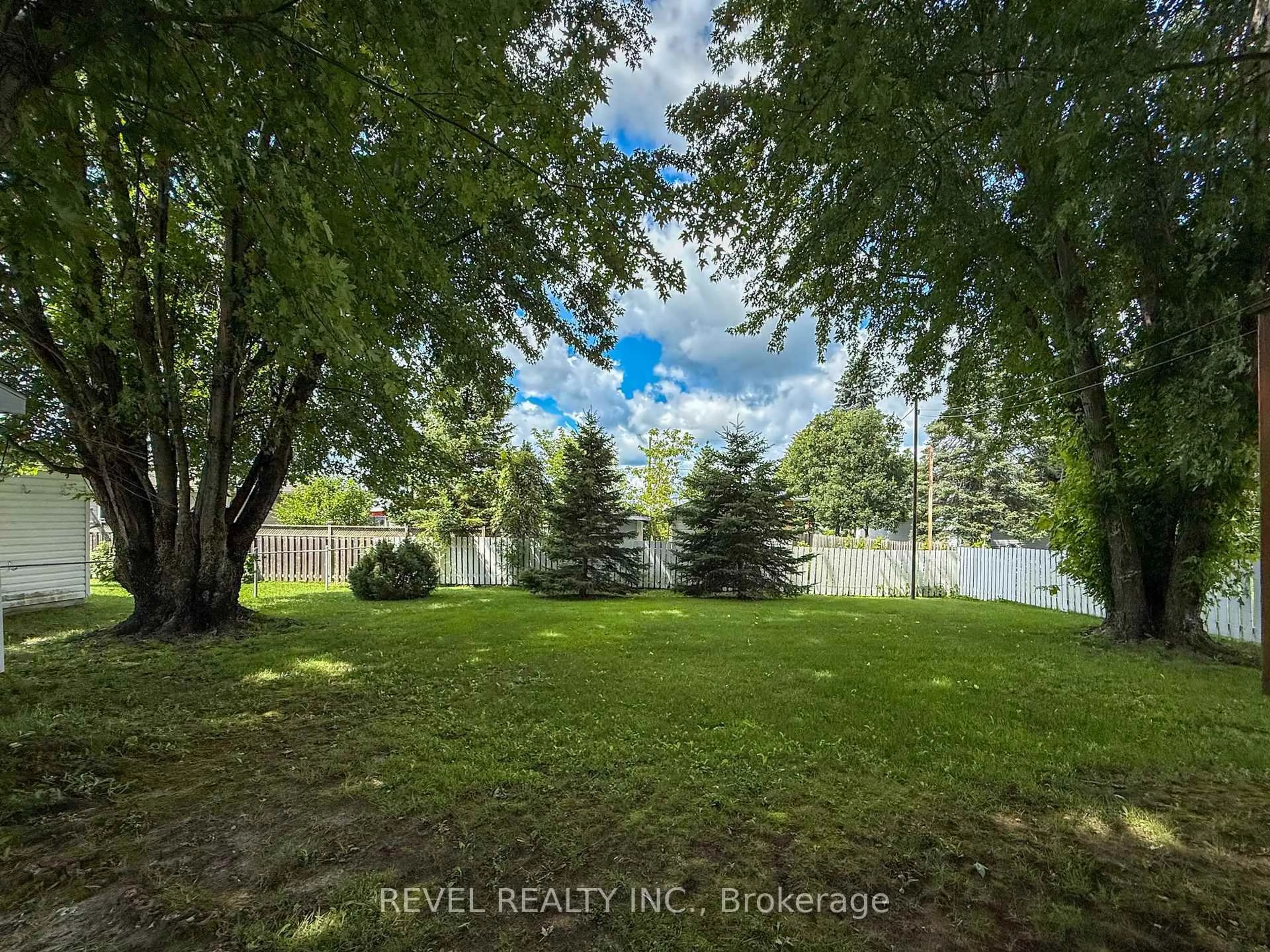 A pic from outside/outdoor area/front of a property/back of a property/a pic from drone, water/lake/river/ocean view for 501 Birch St, Timmins Ontario P4N 2C1