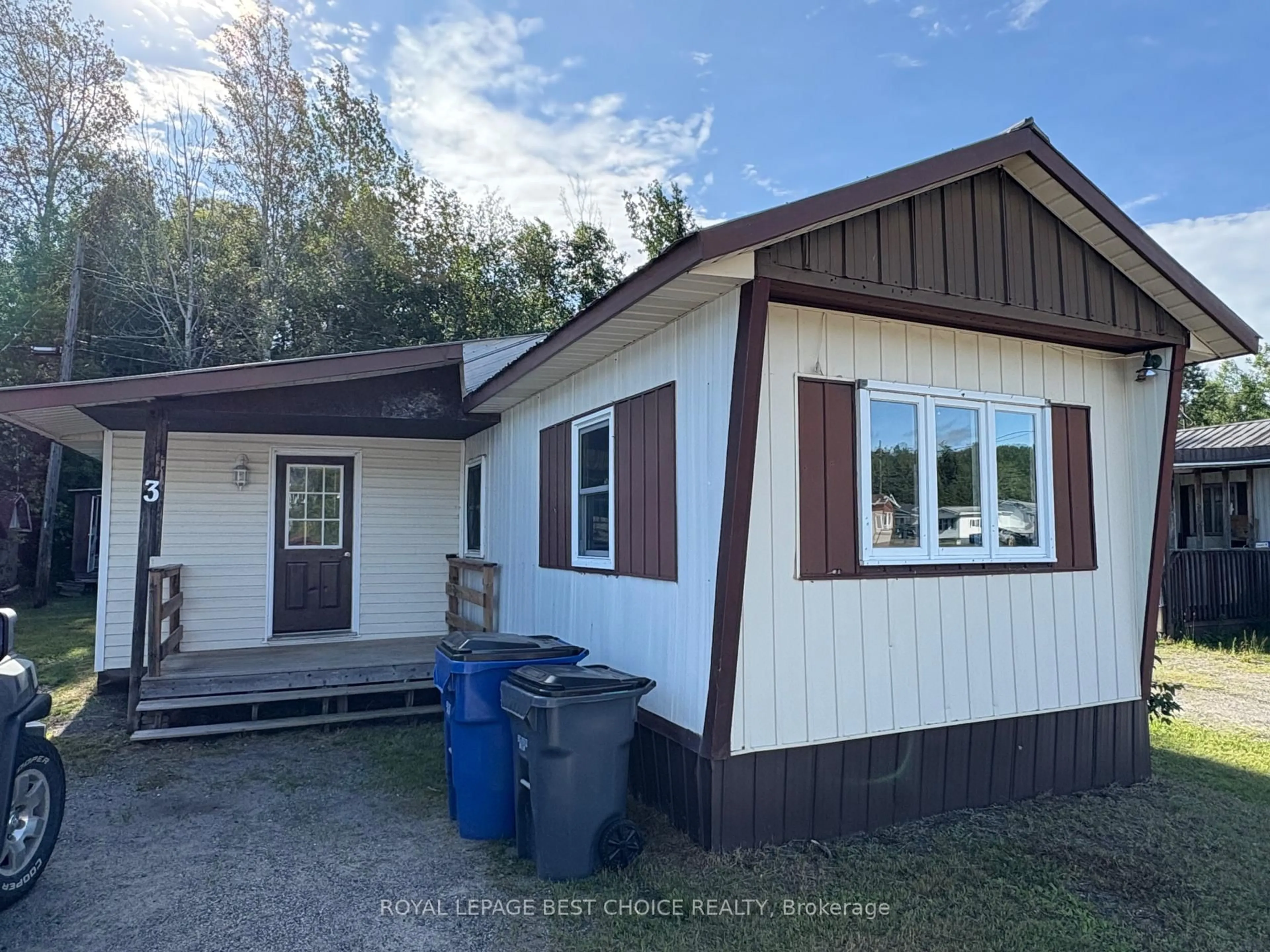 Home with vinyl exterior material, street for 3 Trailer Park Rd, Cobalt Ontario P0J 1C0