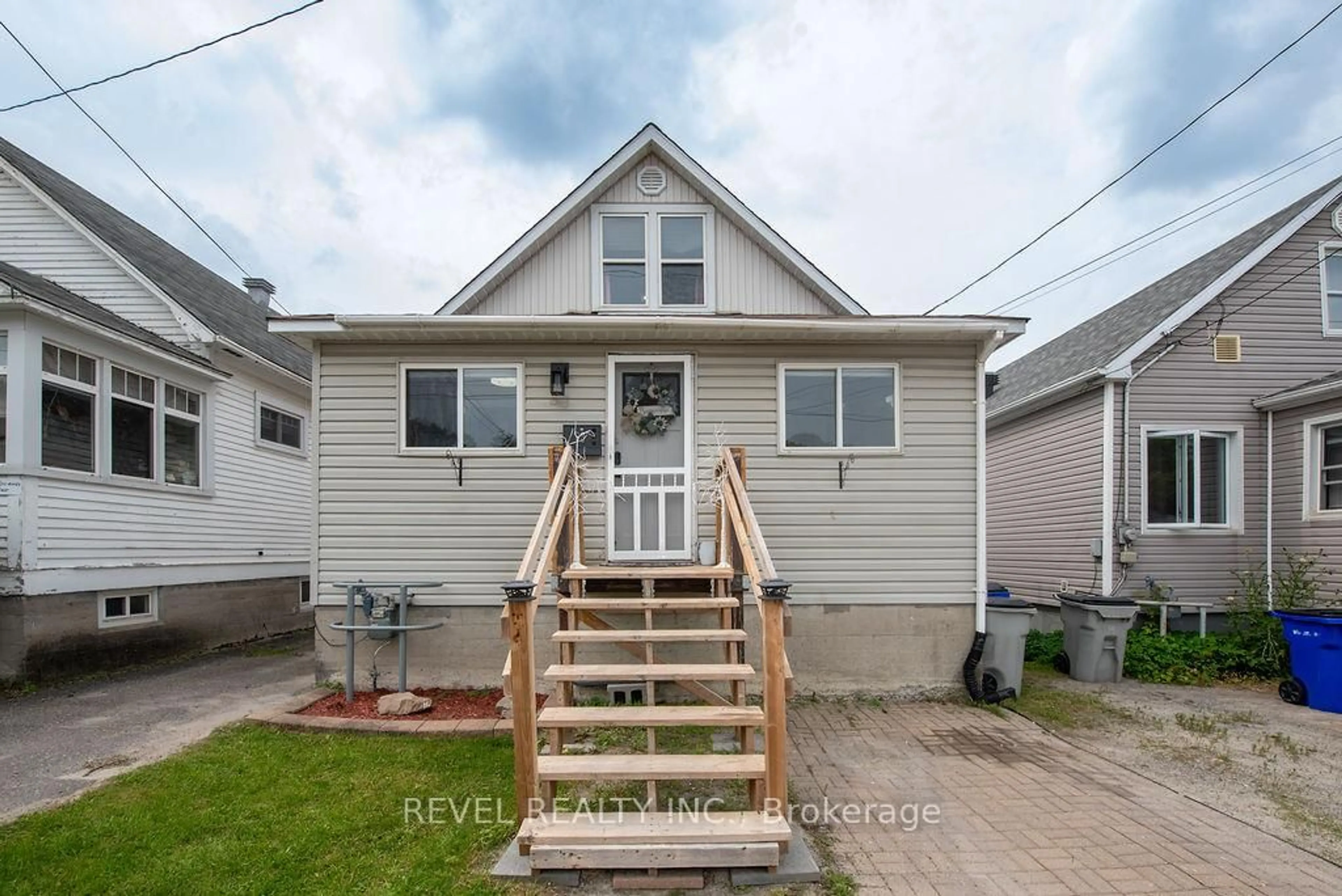 Home with vinyl exterior material, street for 83 Balsam St, Timmins Ontario P4N 6G6