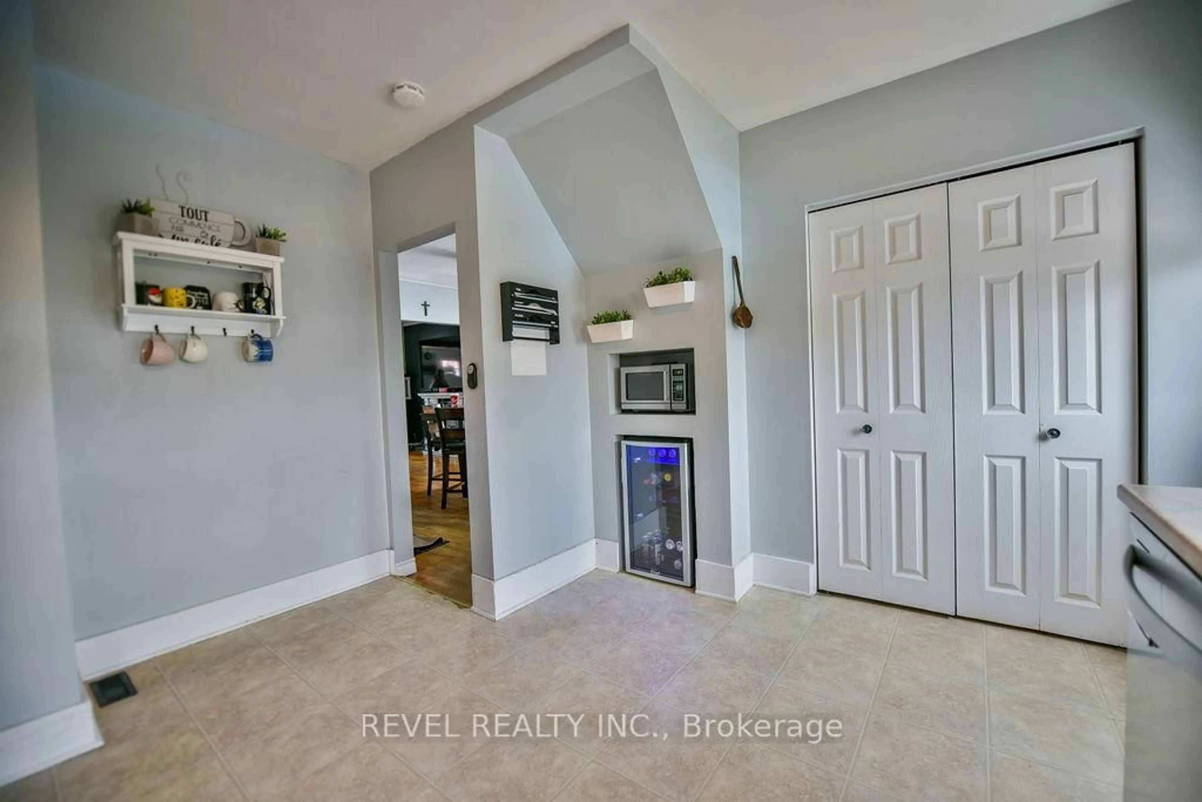 Indoor entryway for 83 Balsam St, Timmins Ontario P4N 6G6