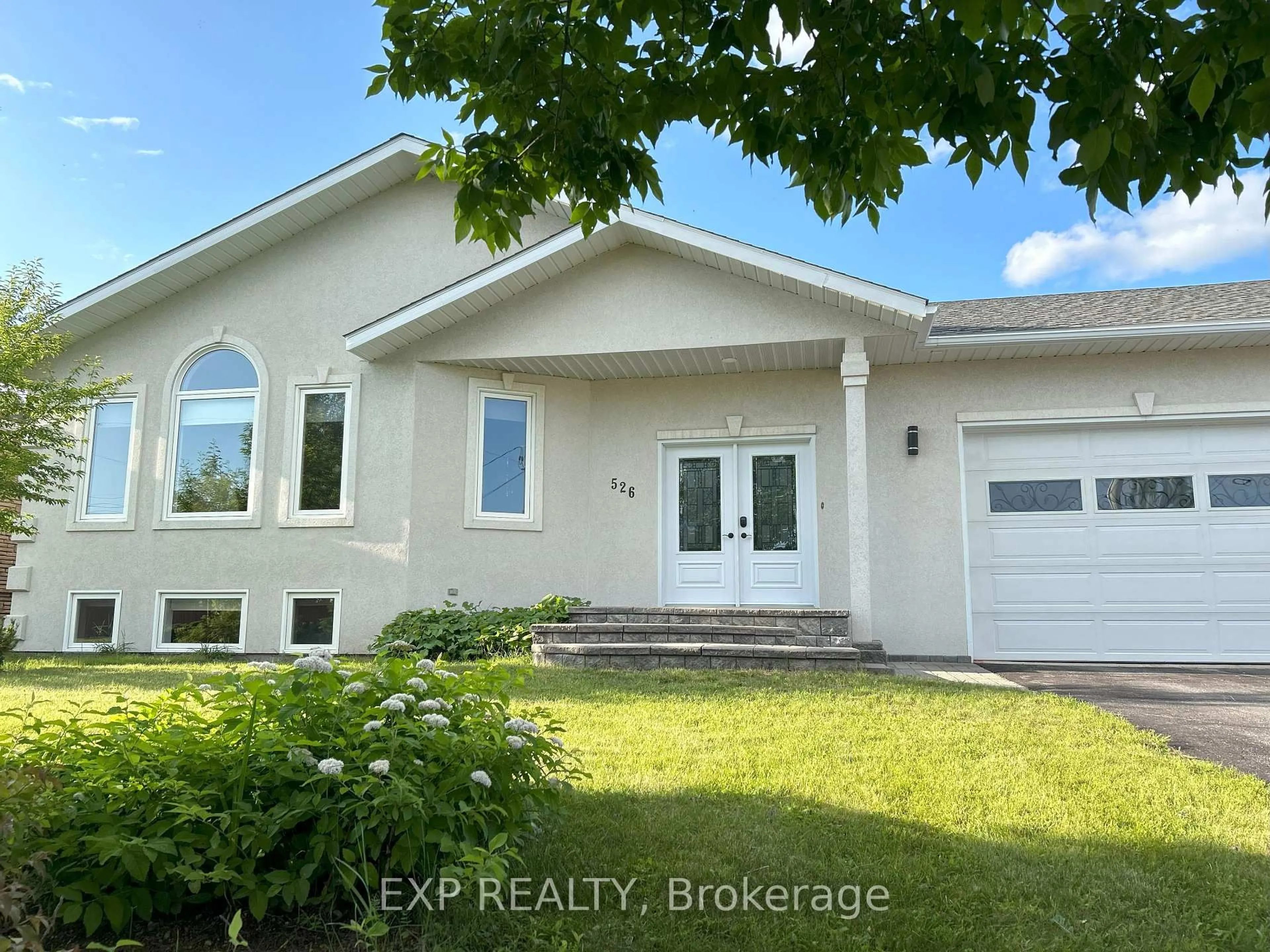 Home with vinyl exterior material, unknown for 526 Veilleux St, Hearst Ontario P0L 1N0