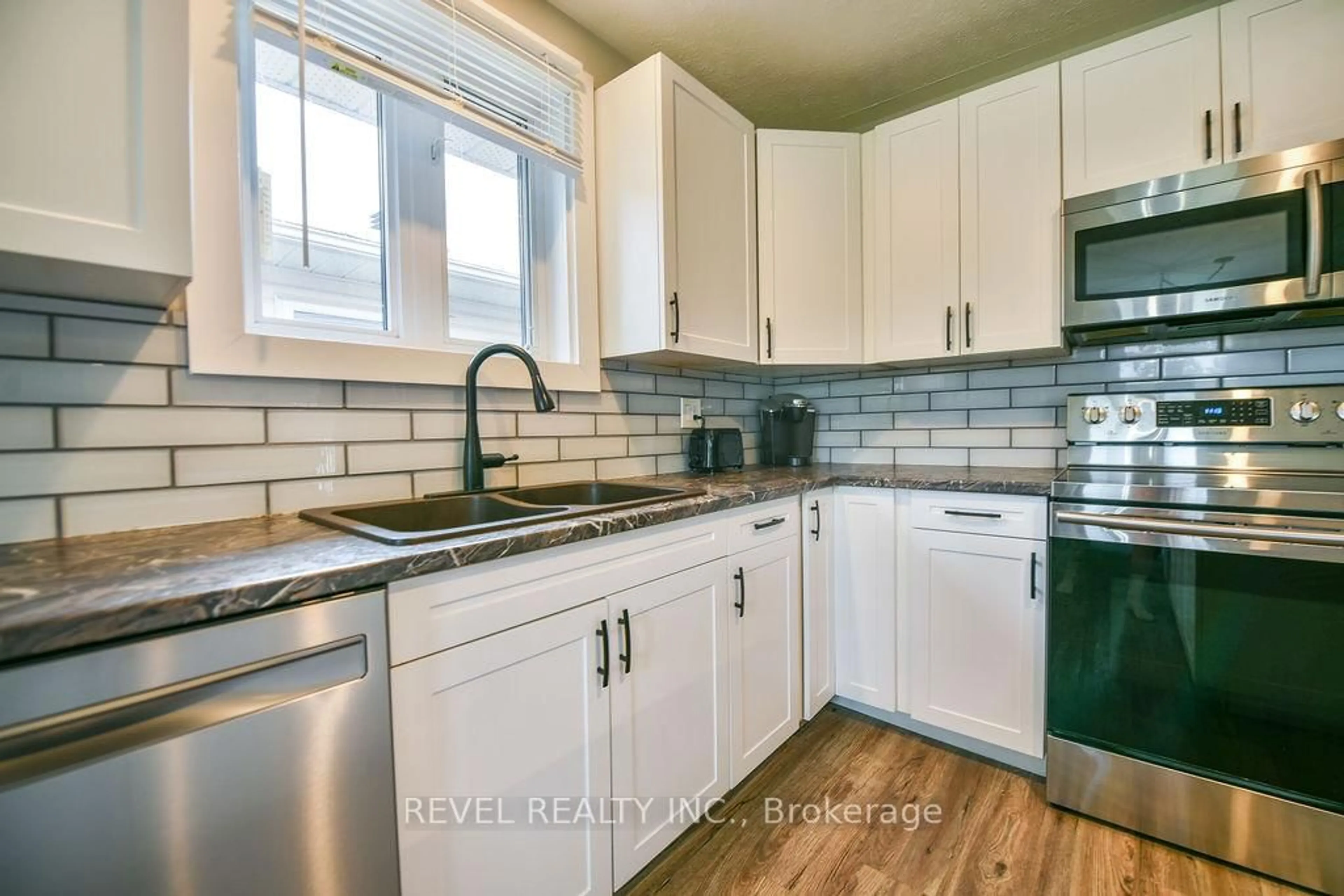 Standard kitchen, ceramic/tile floor for 146 Philip St, Timmins Ontario P4R 1J4