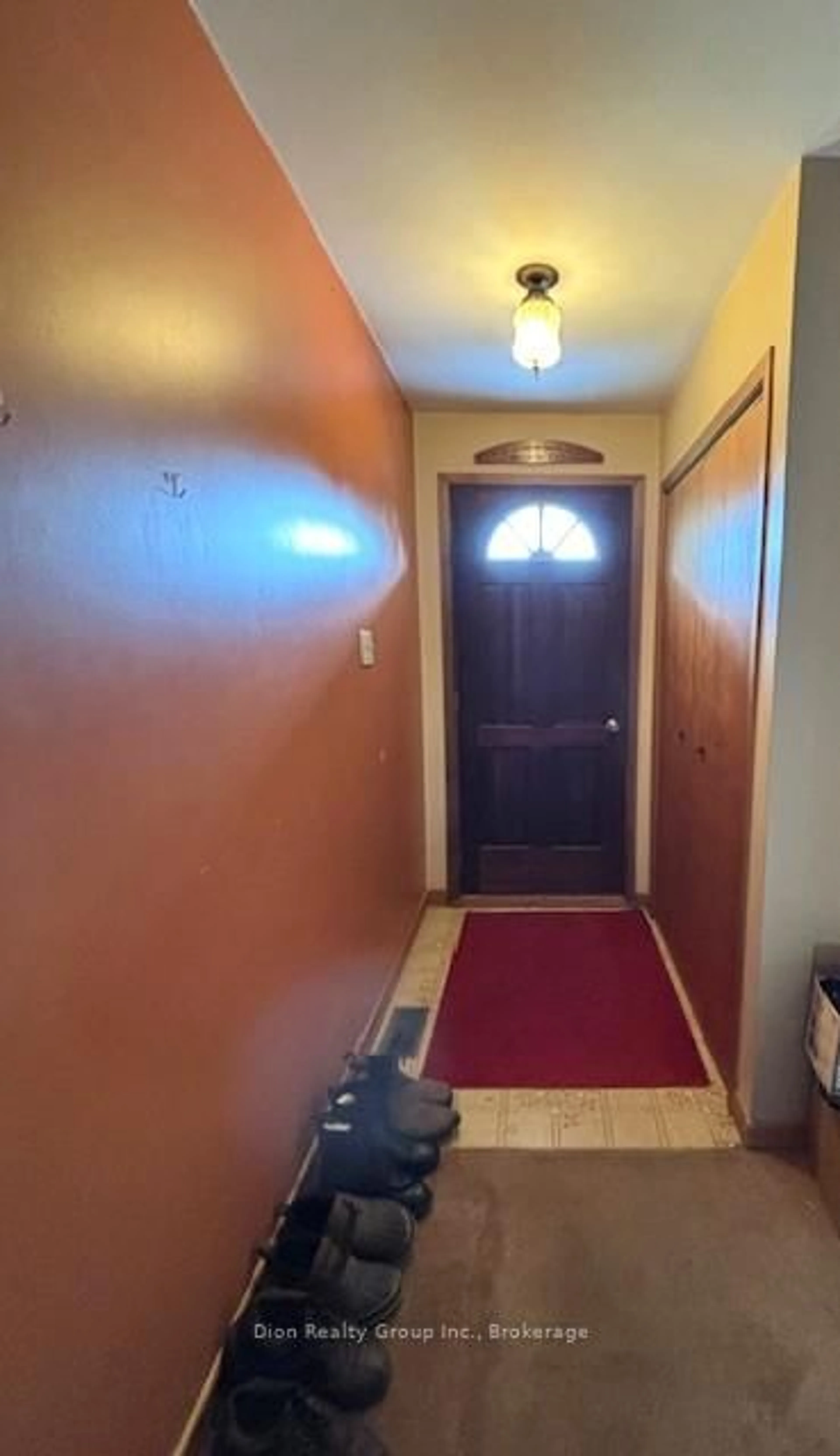 Indoor entryway for 1652 Highway 66 Township, Kirkland Lake Ontario P0K 1T0