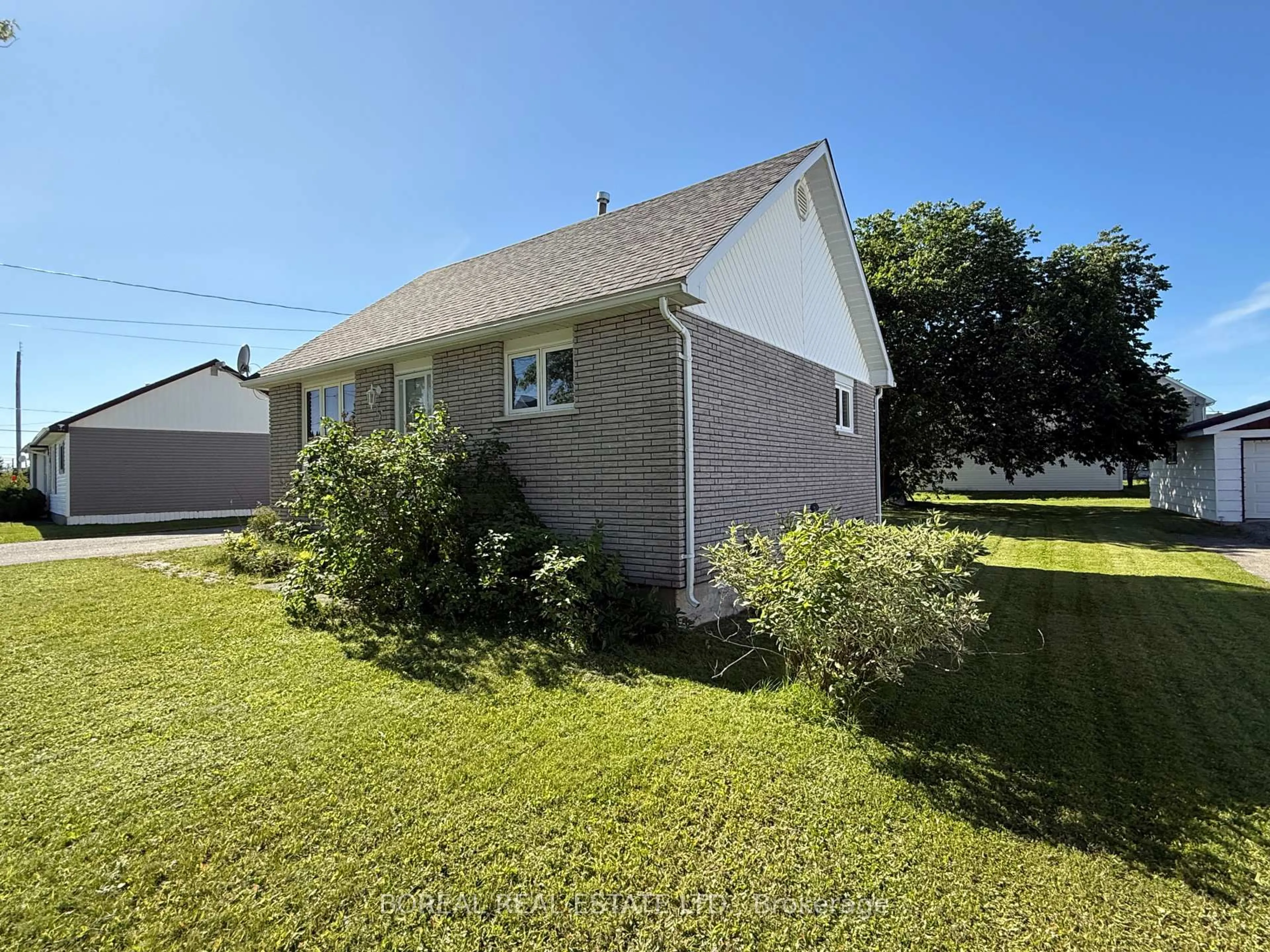 A pic from outside/outdoor area/front of a property/back of a property/a pic from drone, street for 16 Sixth St, Smooth Rock Falls Ontario P0L 2B0
