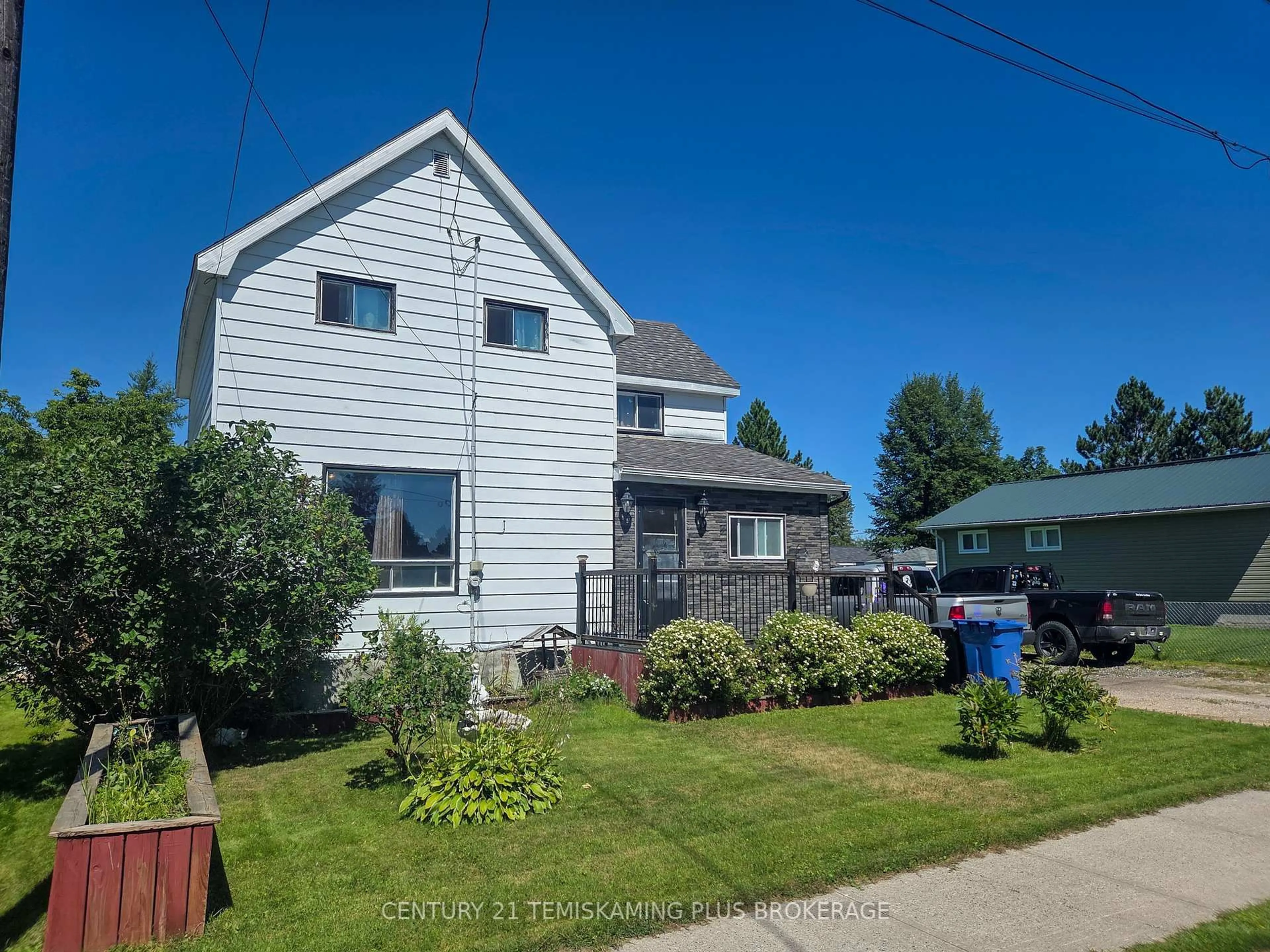 A pic from outside/outdoor area/front of a property/back of a property/a pic from drone, street for 45 6th Ave, Englehart Ontario P0J 1H0