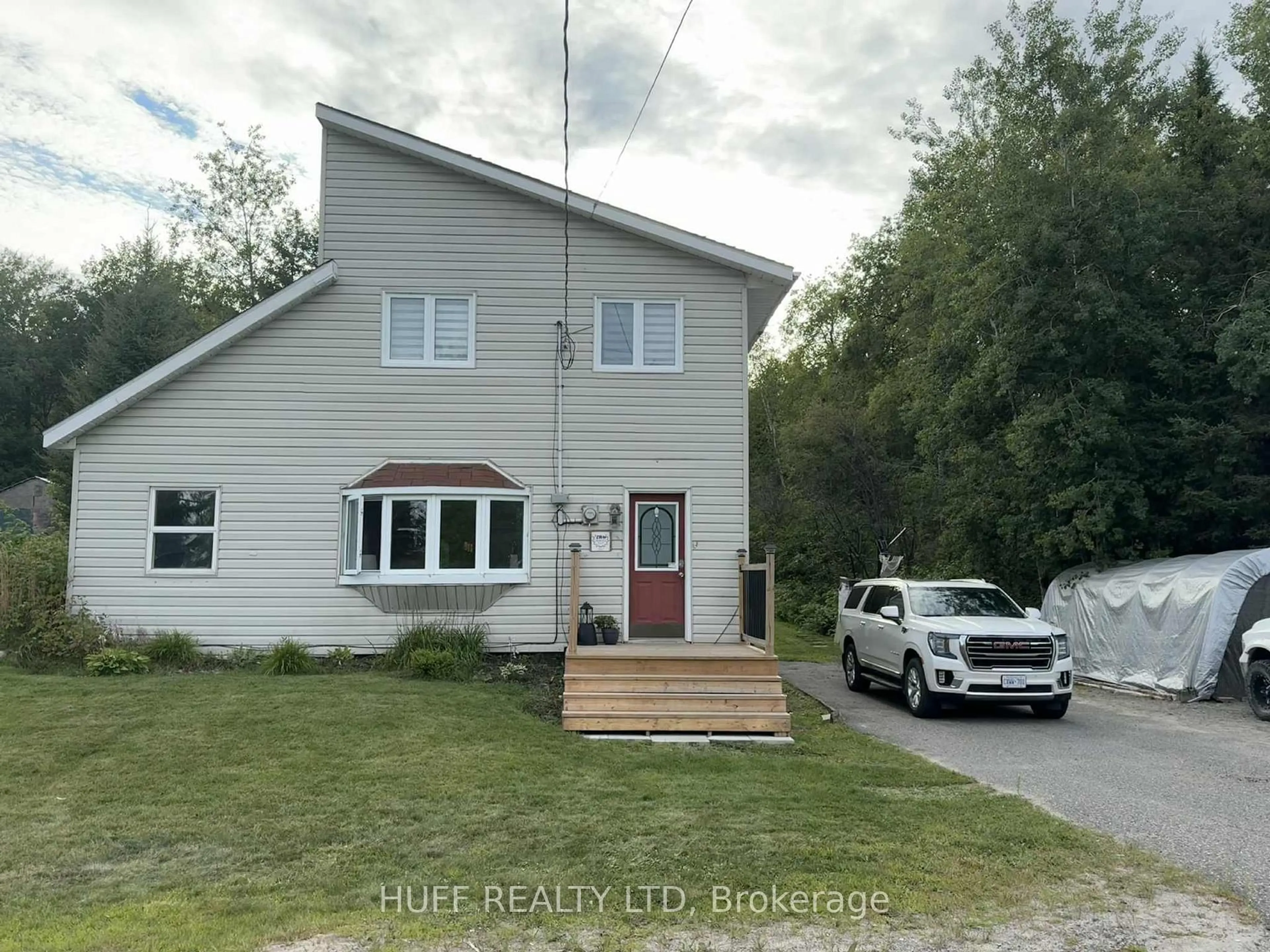 A pic from outside/outdoor area/front of a property/back of a property/a pic from drone, street for 280 Hayes St, Kirkland Lake Ontario P0K 1T0