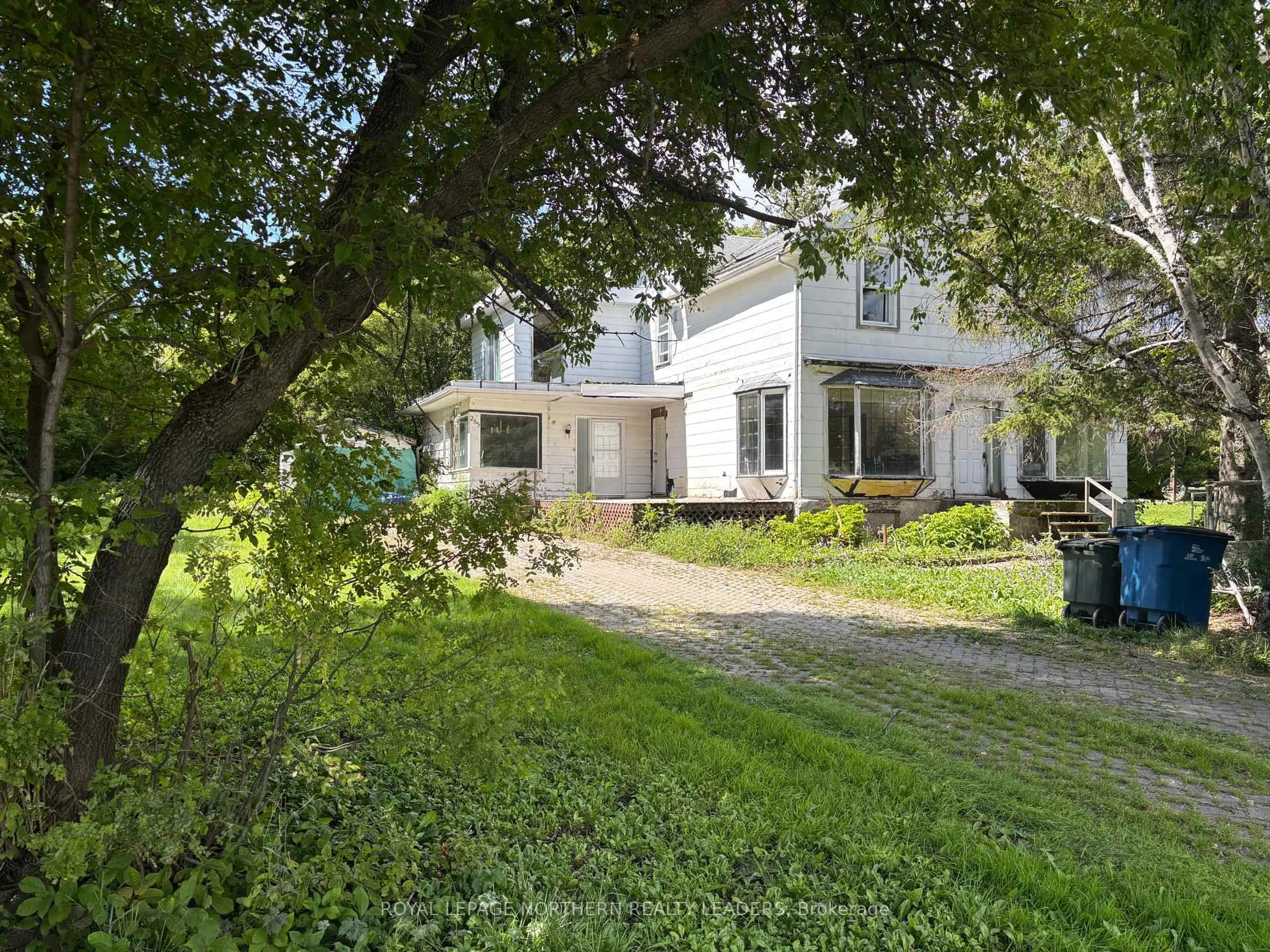 A pic from outside/outdoor area/front of a property/back of a property/a pic from drone, street for 285 Fourth Ave, Cochrane Ontario P0L 1C0