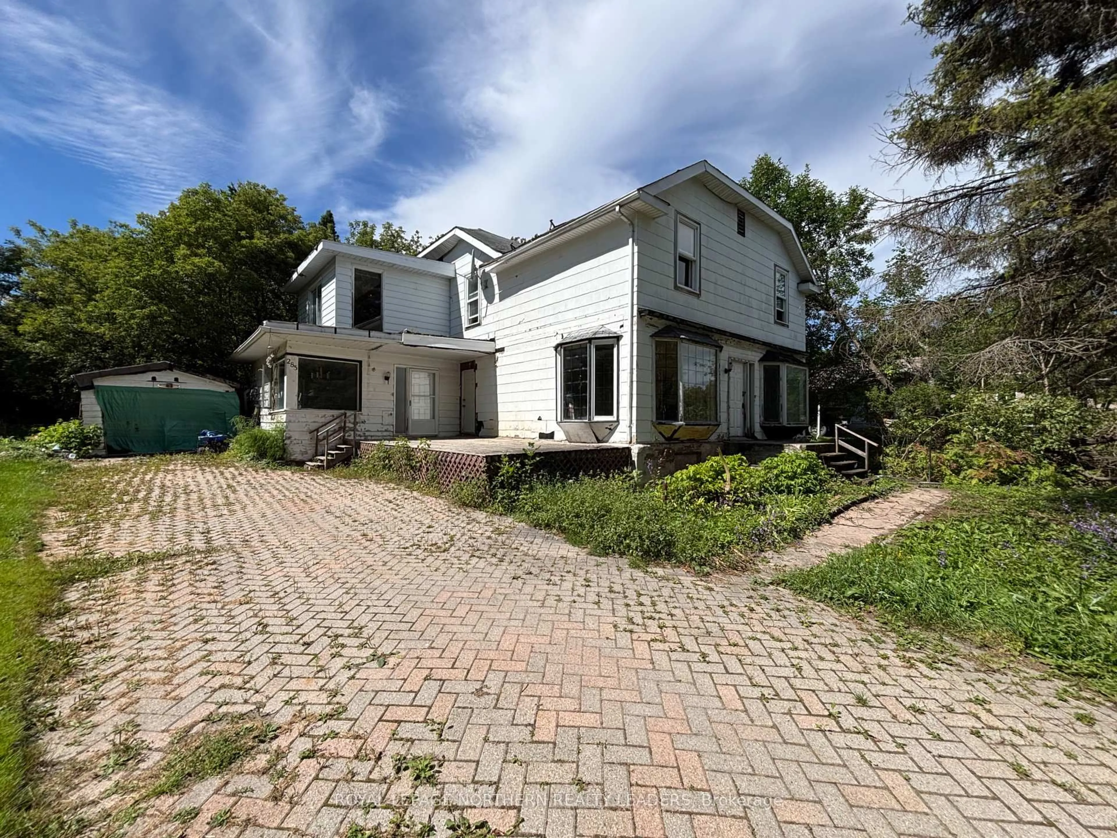 A pic from outside/outdoor area/front of a property/back of a property/a pic from drone, street for 285 Fourth Ave, Cochrane Ontario P0L 1C0