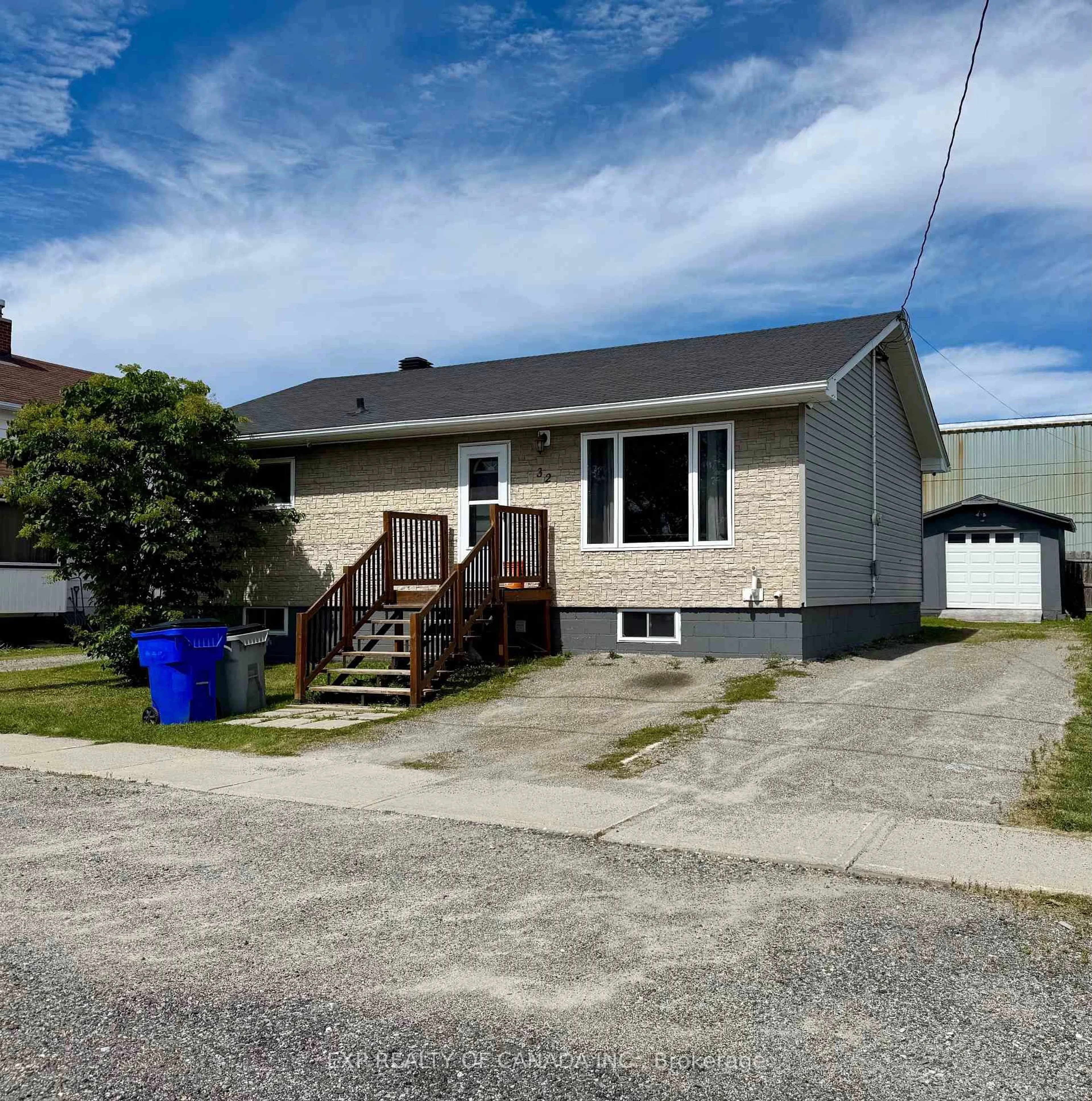 Unknown for 32 William Ave, Timmins Ontario P0N 1H0