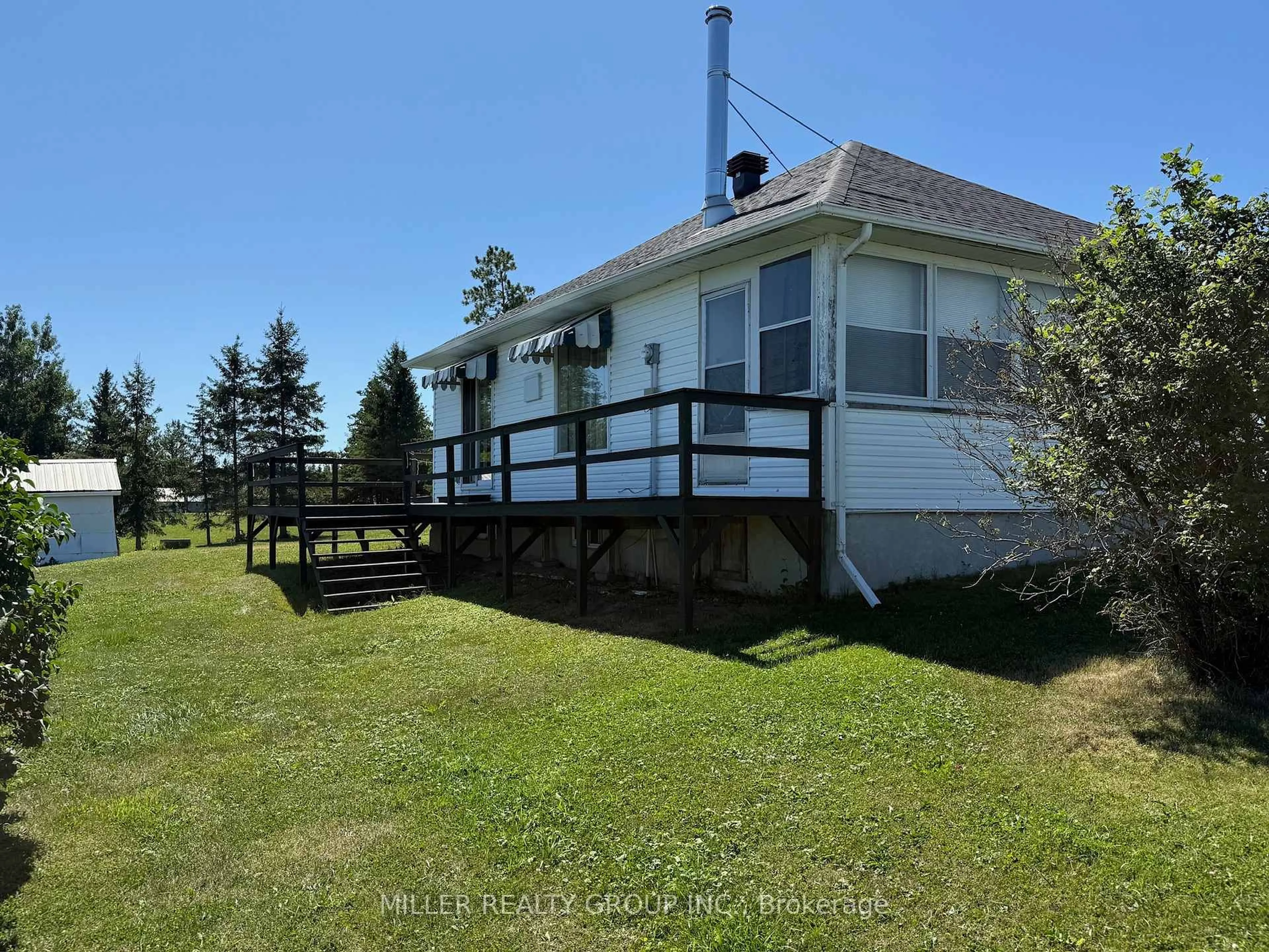 A pic from outside/outdoor area/front of a property/back of a property/a pic from drone, water/lake/river/ocean view for 864494 Uno Park Rd, Timiskaming Ontario P0J 1P0
