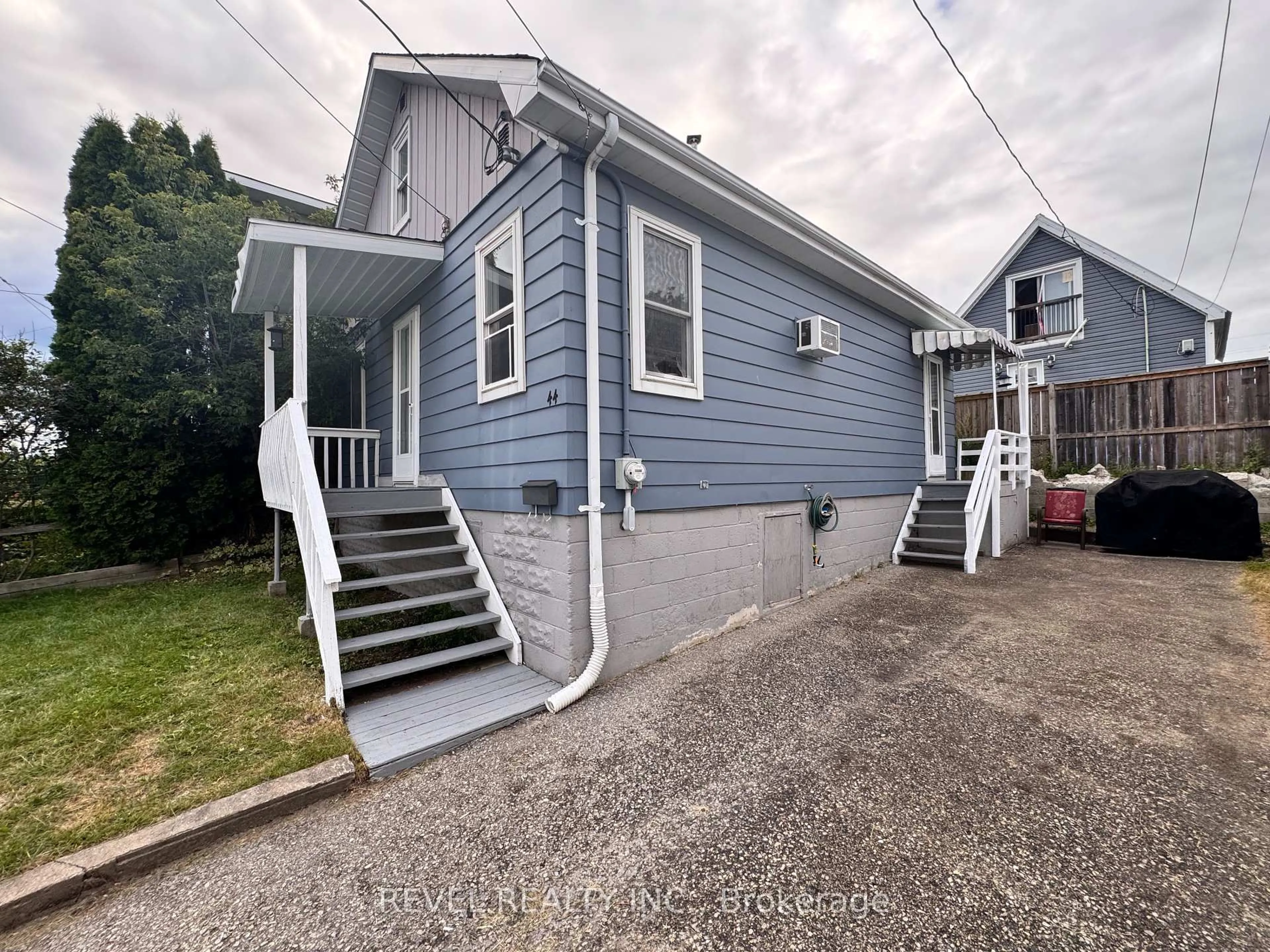 Home with vinyl exterior material, street for 44 Way Ave, Timmins Ontario P4N 3C5