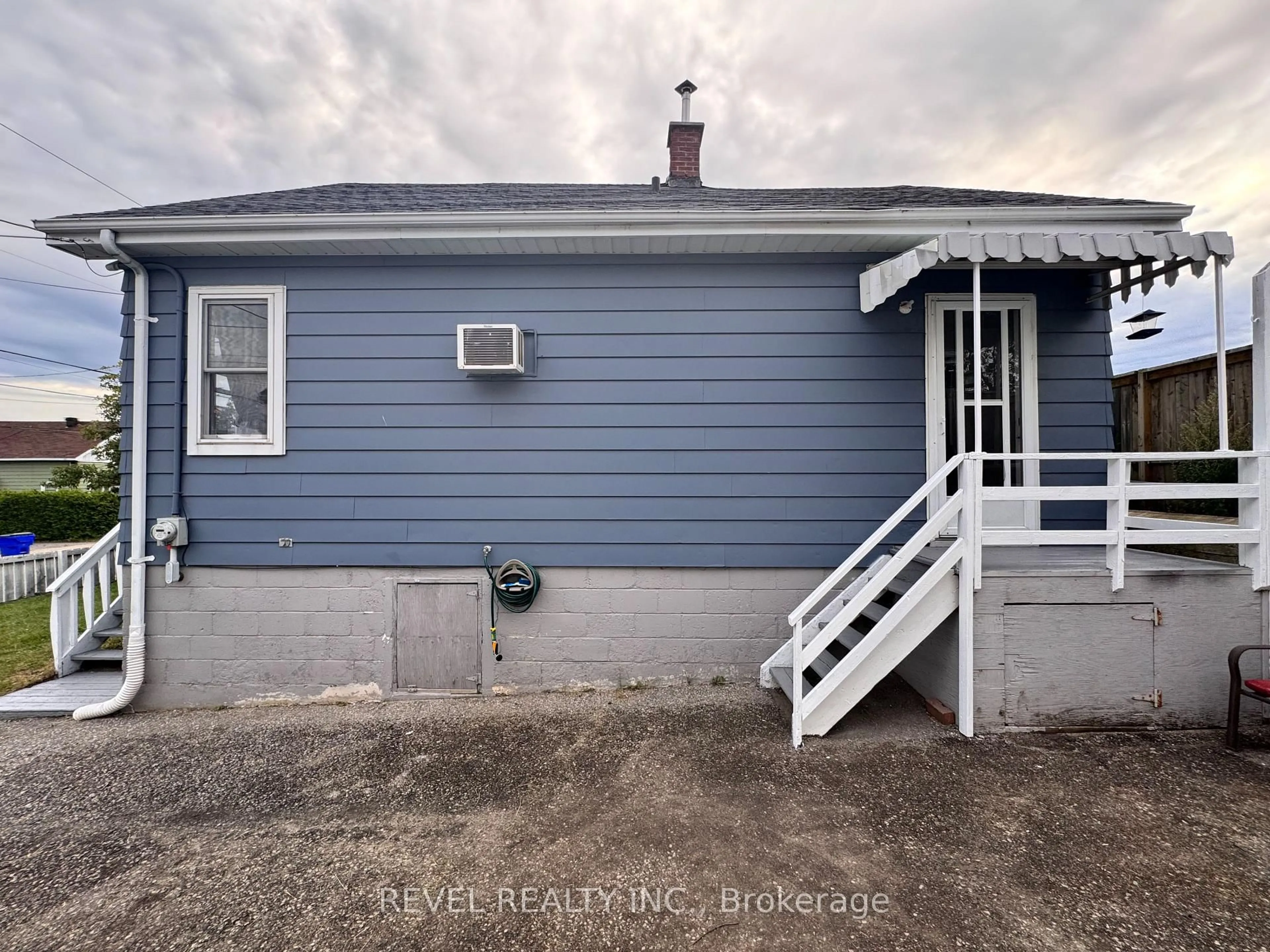 Home with vinyl exterior material, street for 44 Way Ave, Timmins Ontario P4N 3C5