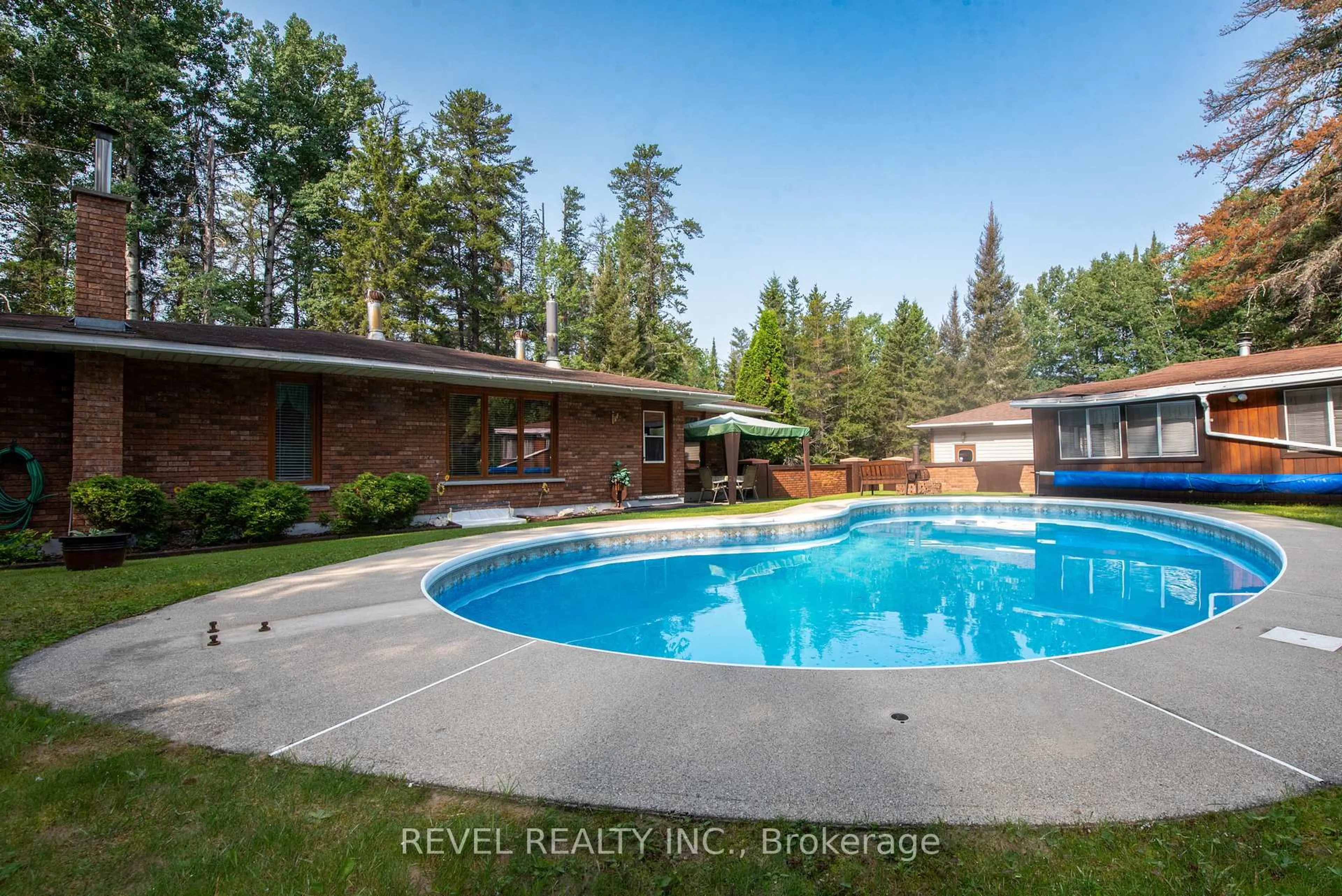 Pool for 1040 Goldmine Rd, Timmins Ontario P4N 7C2