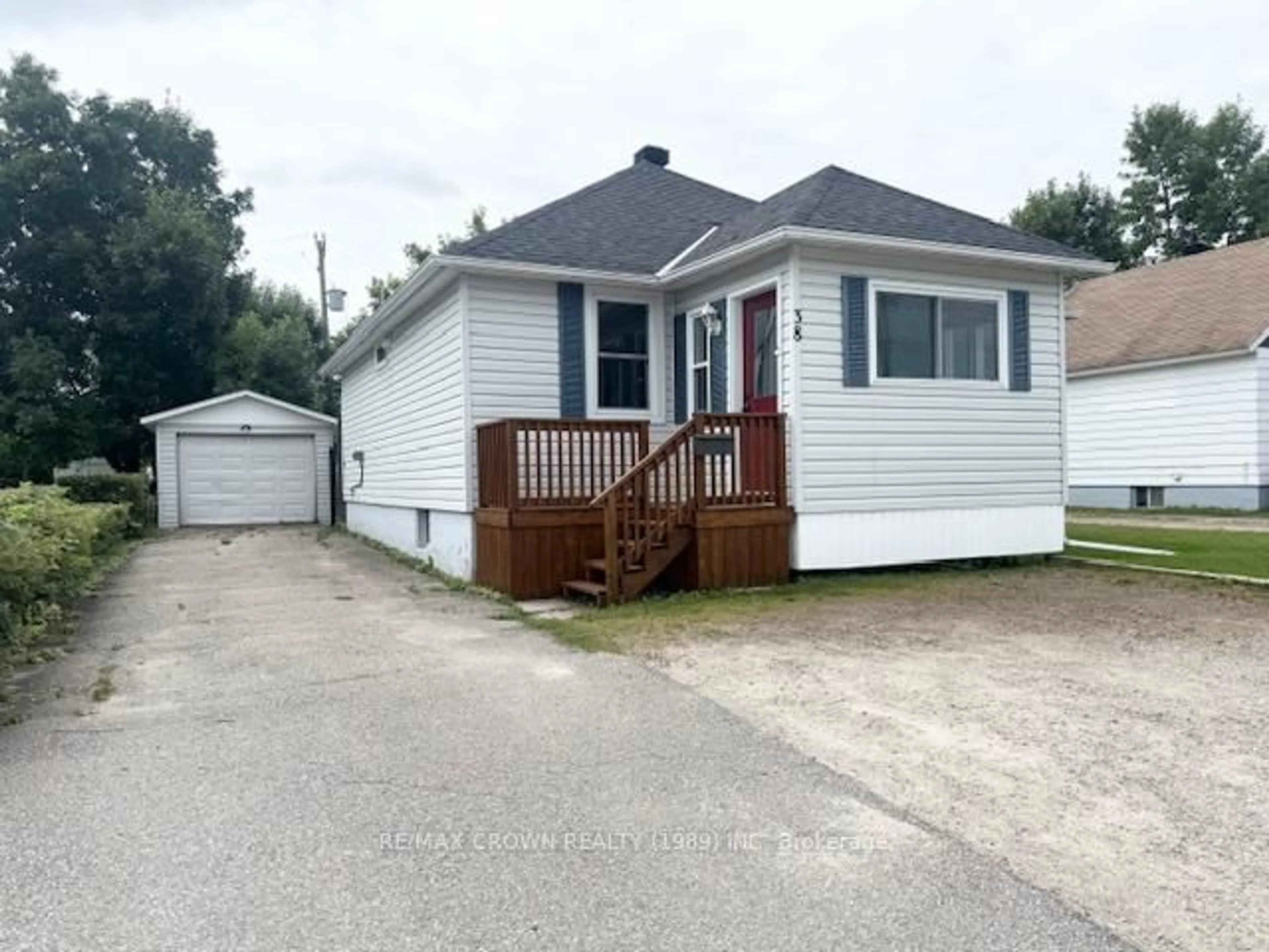 Unknown for 38 Egerton St, Kapuskasing Ontario P5N 1J3