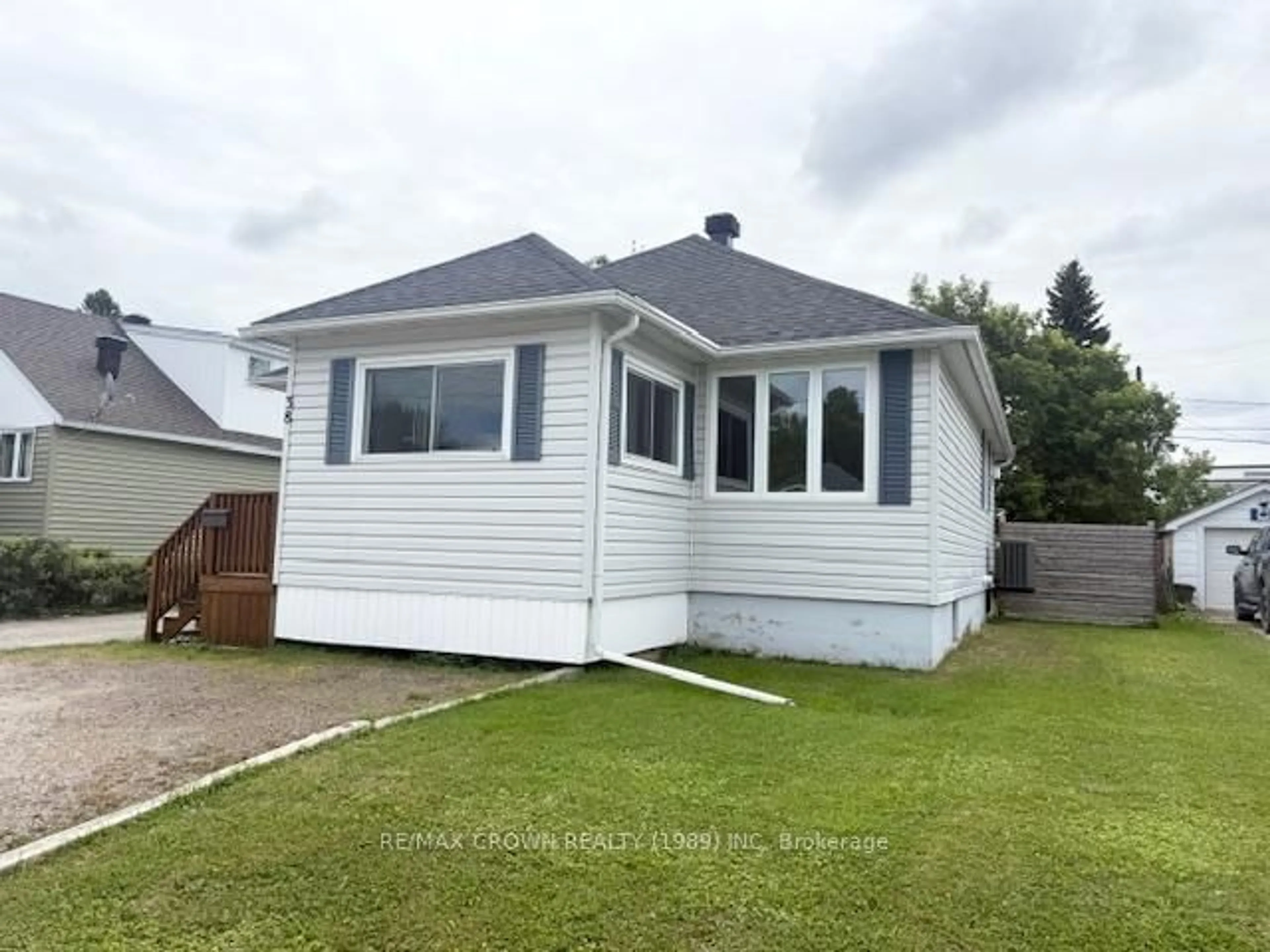 Home with vinyl exterior material, street for 38 Egerton St, Kapuskasing Ontario P5N 1J3