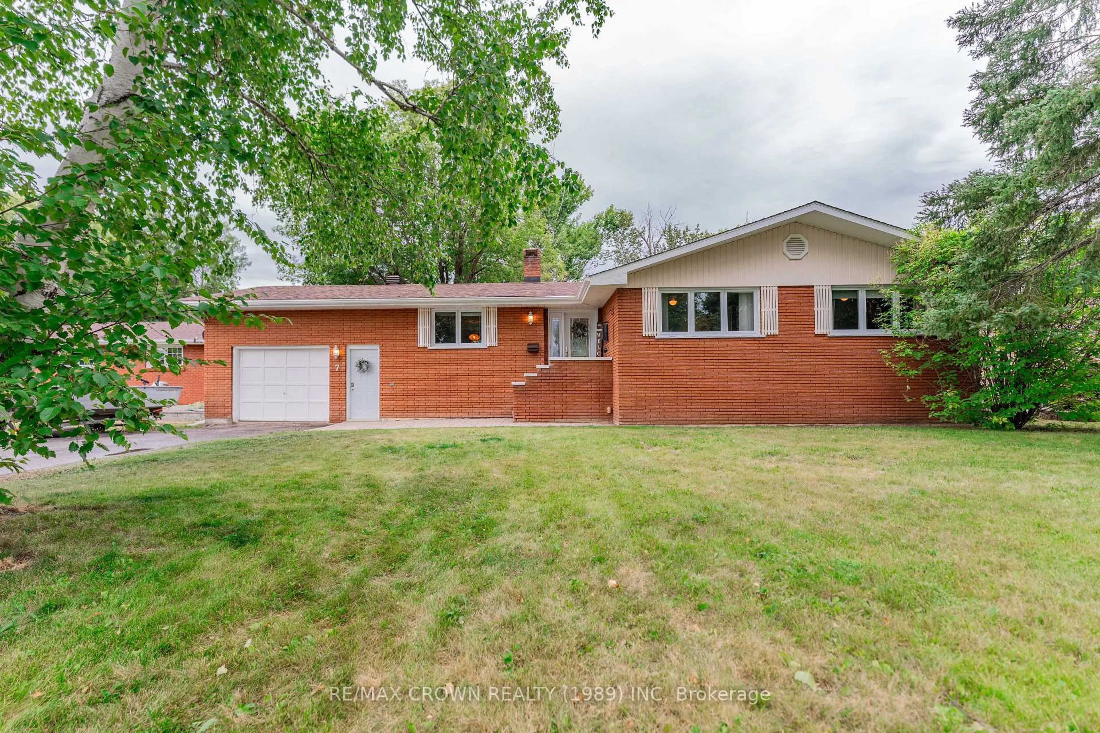 Home with brick exterior material, street for 7 Sussex Pl, Kapuskasing Ontario P5N 1M3
