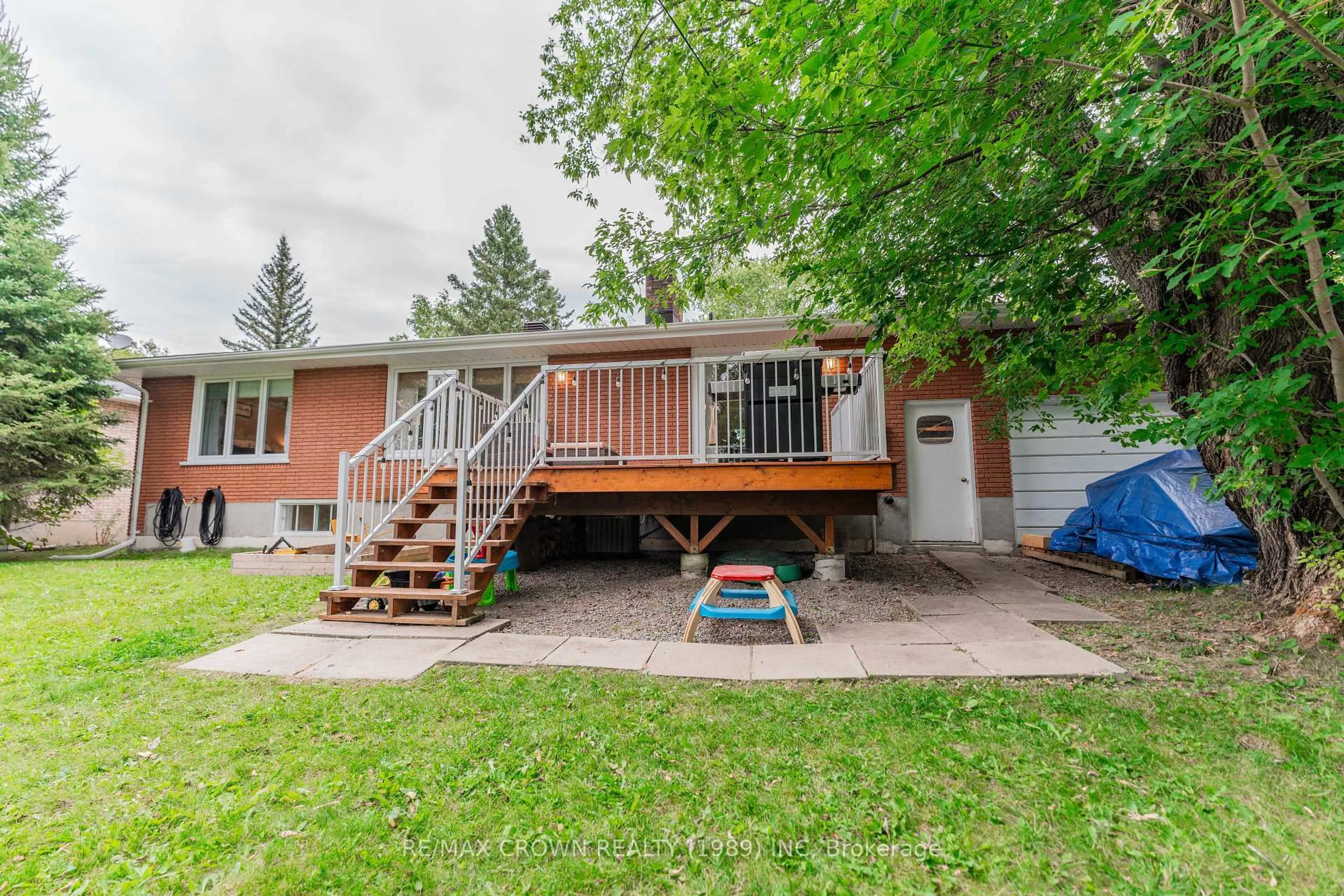 Unknown for 7 Sussex Pl, Kapuskasing Ontario P5N 1M3