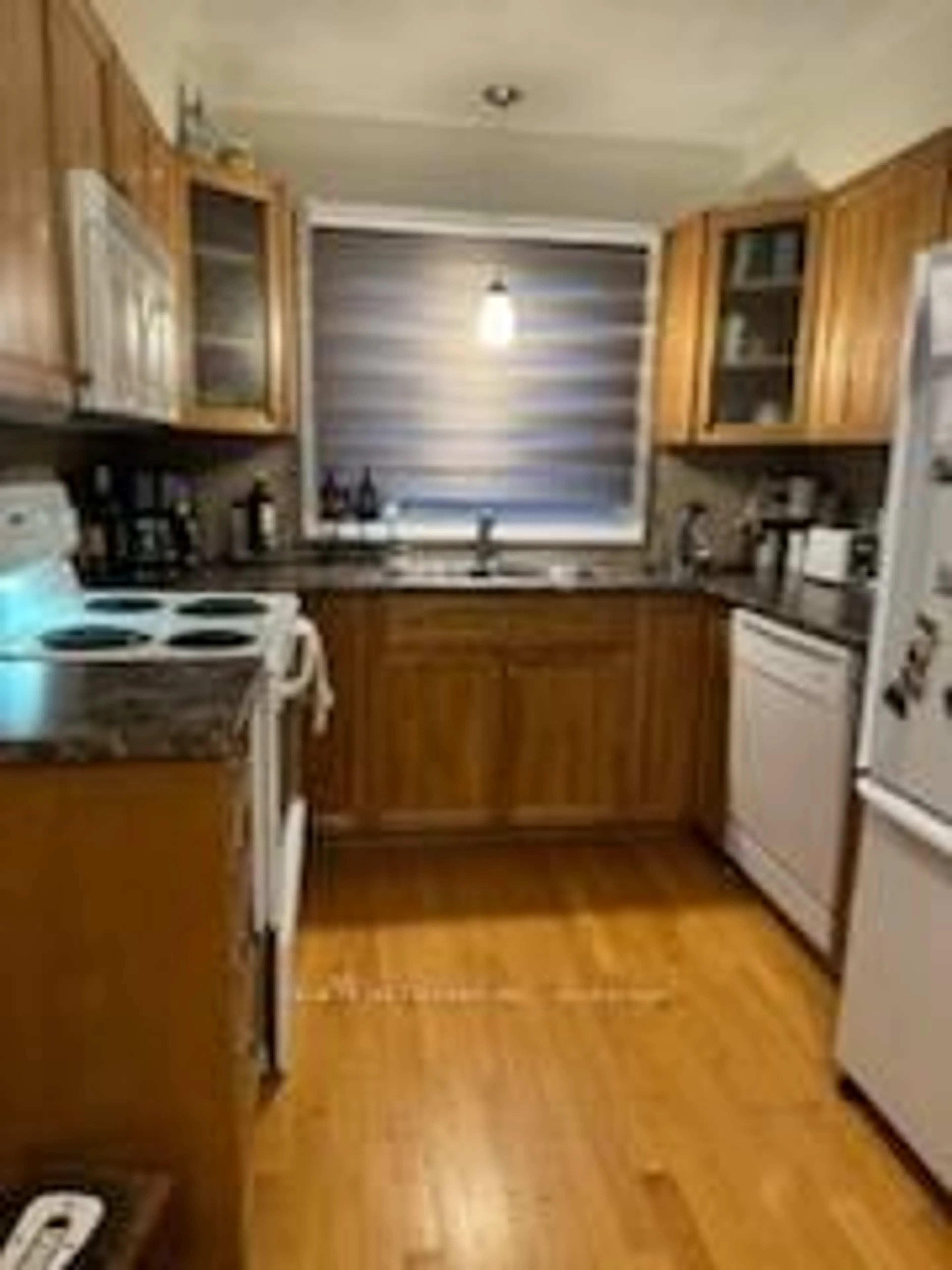 Standard kitchen, wood/laminate floor for 1034 Michener Blvd, Timmins Ontario P0N 1K0
