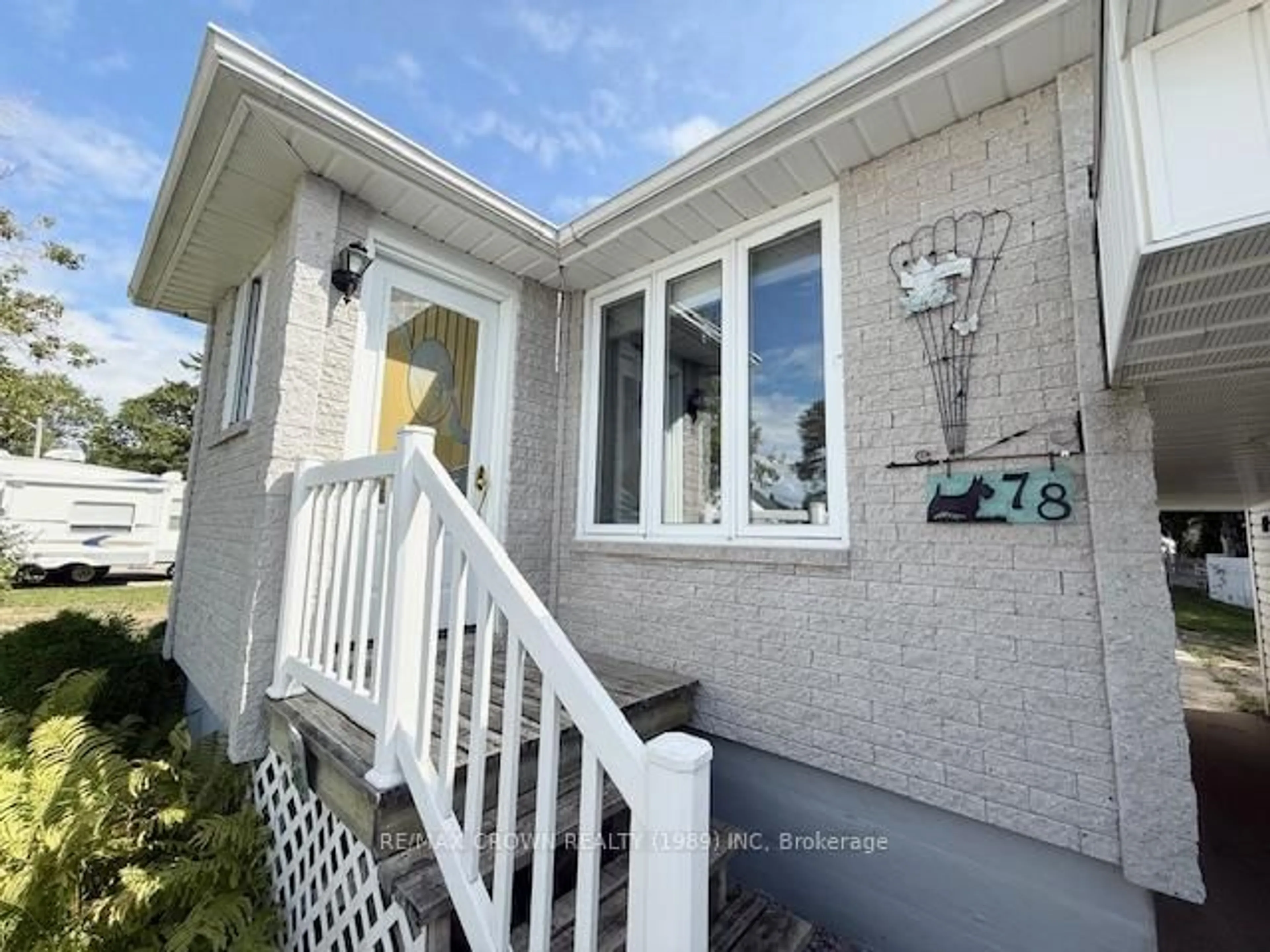 Home with vinyl exterior material, street for 78 Devonshire St, Kapuskasing Ontario P5N 1C6